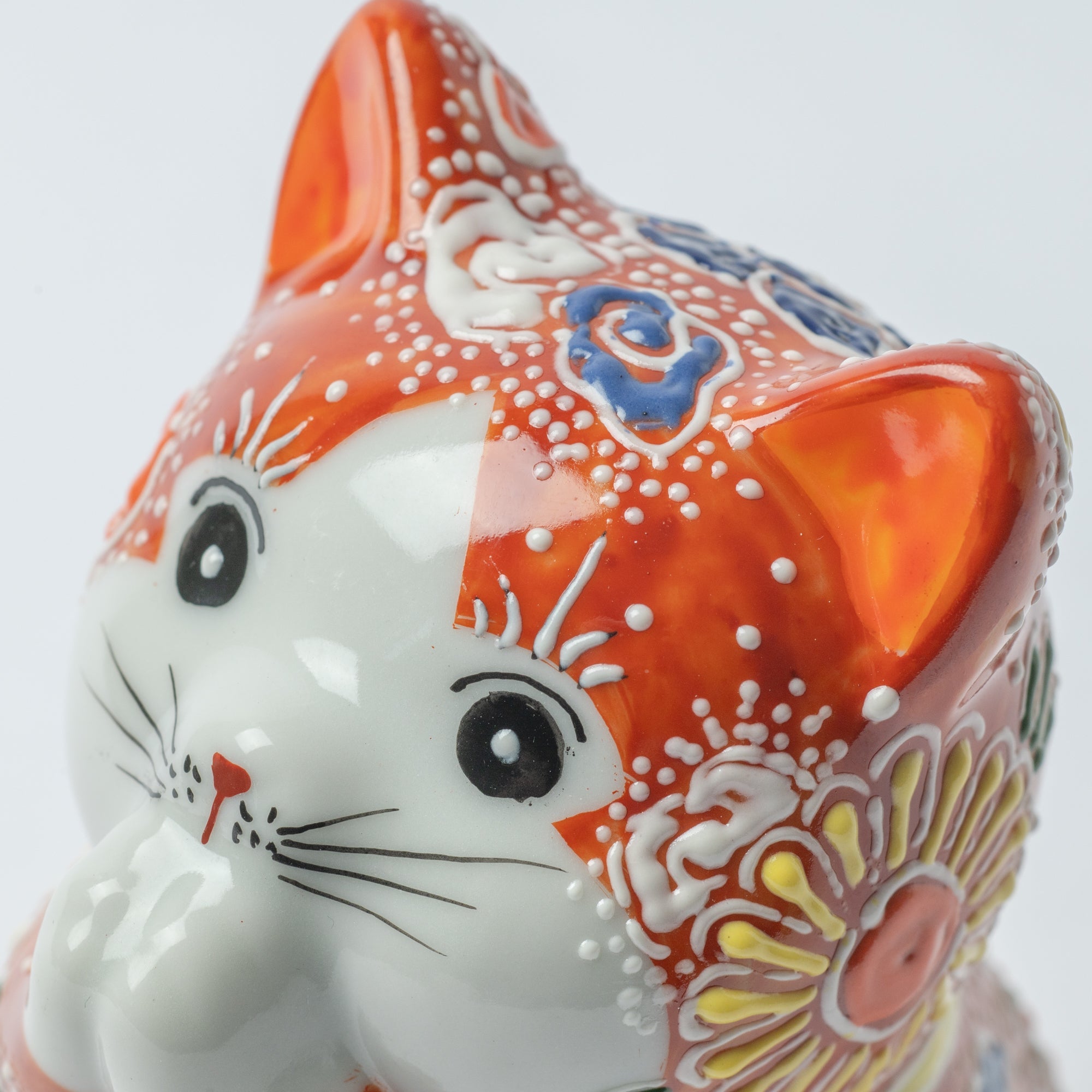 Choho Kiln Red Mori Oinori Neko Kutani Lucky Cat - MUSUBI KILN - Quality Japanese Tableware and Gift