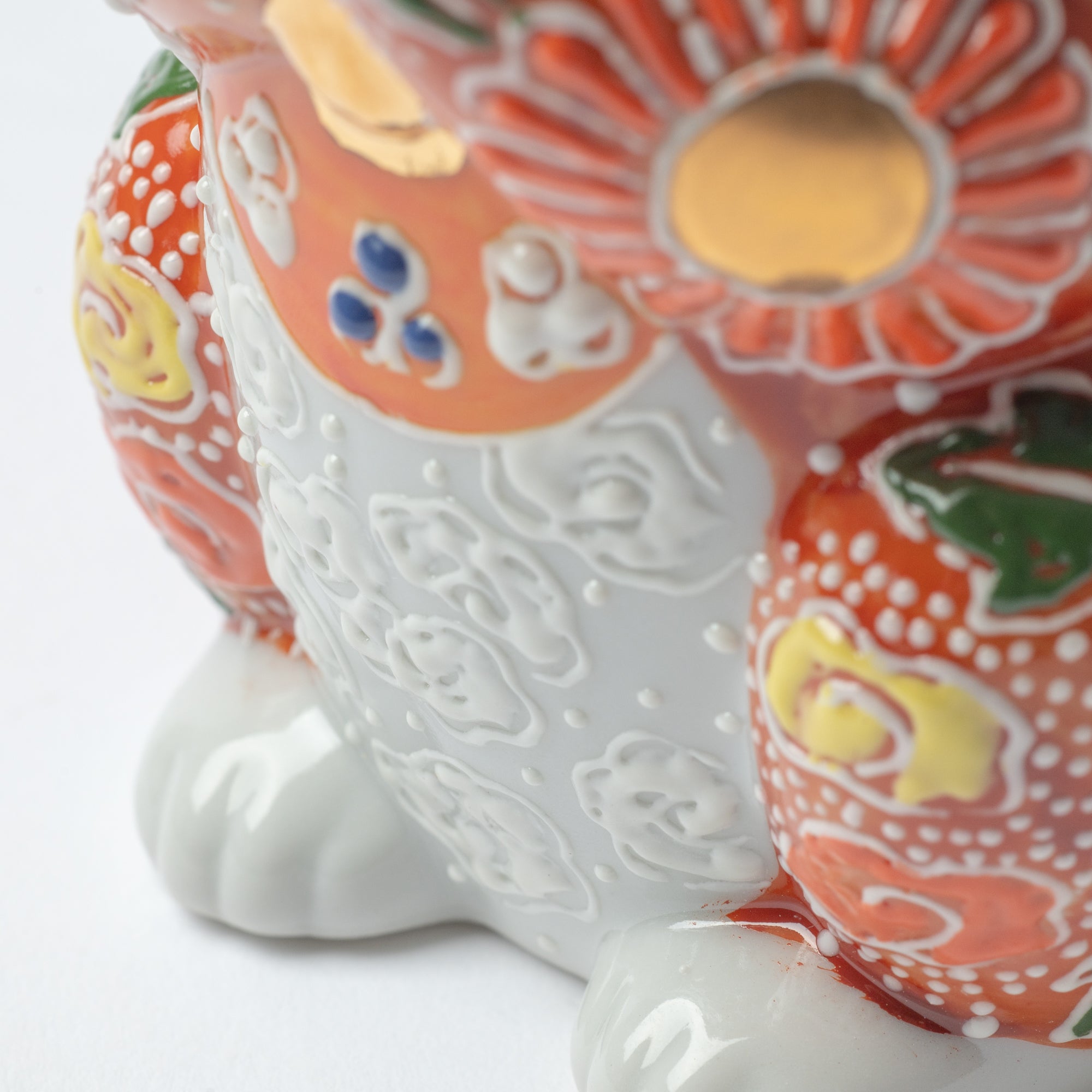 Choho Kiln Red Mori Oinori Neko Kutani Lucky Cat - MUSUBI KILN - Quality Japanese Tableware and Gift