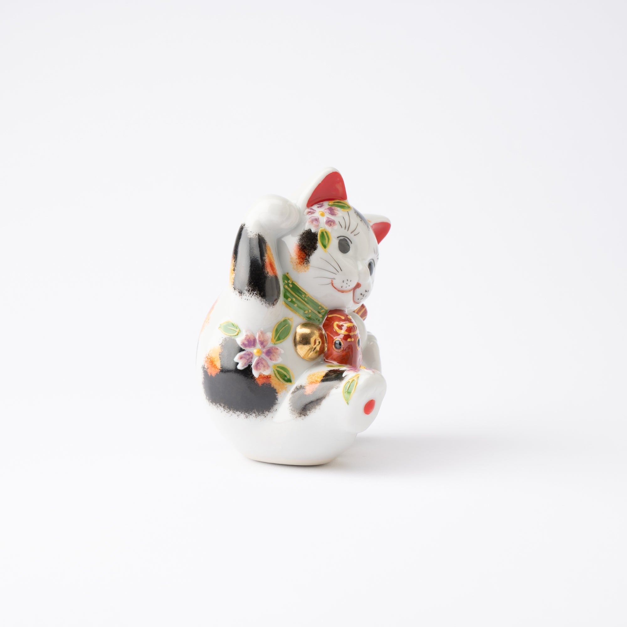 Choho Kiln Tabby Kutani Lucky Cat with Sea Bream - MUSUBI KILN - Quality Japanese Tableware and Gift