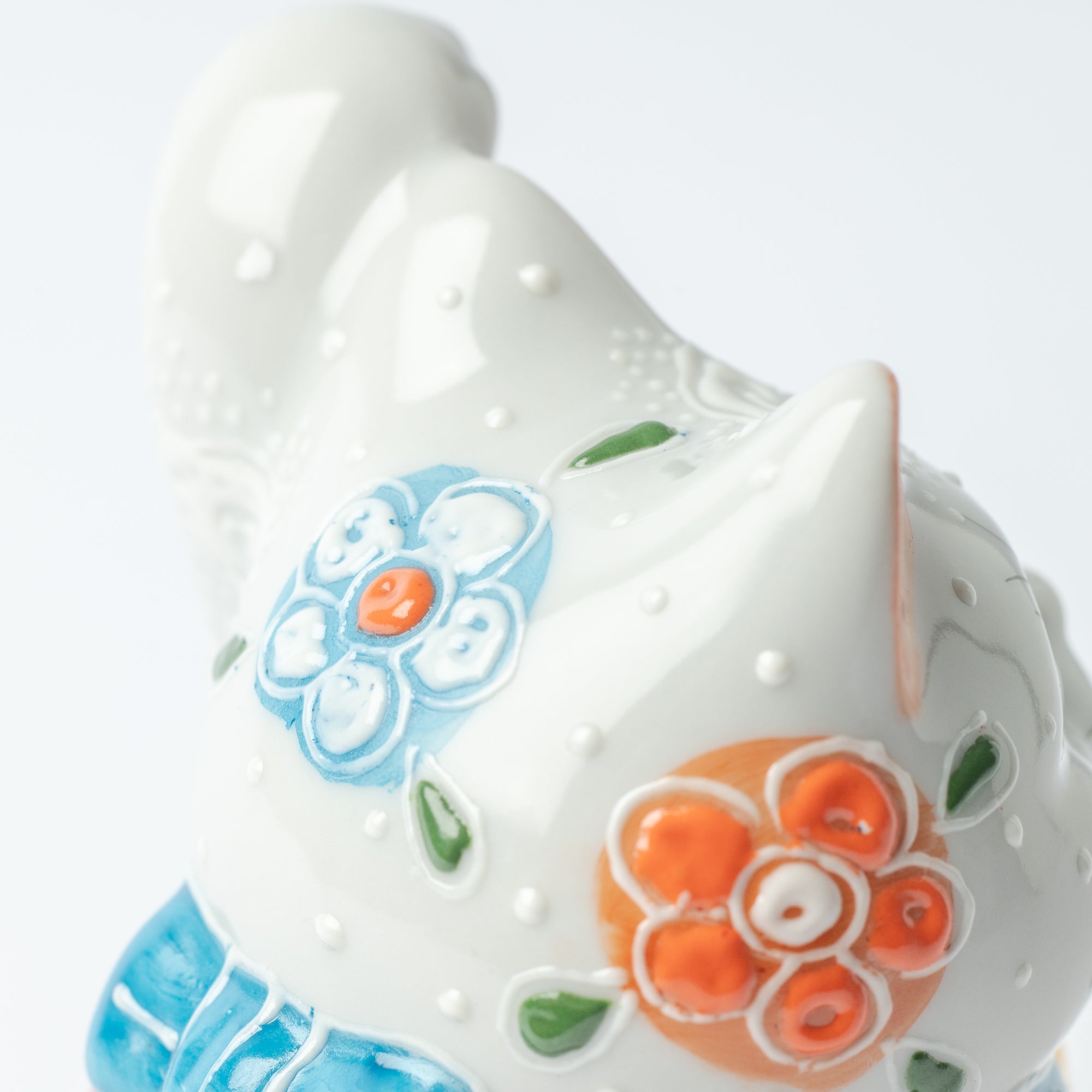 Choho Kiln White Flower Mori Kutani Lucky Cat 3.9in - MUSUBI KILN - Quality Japanese Tableware and Gift