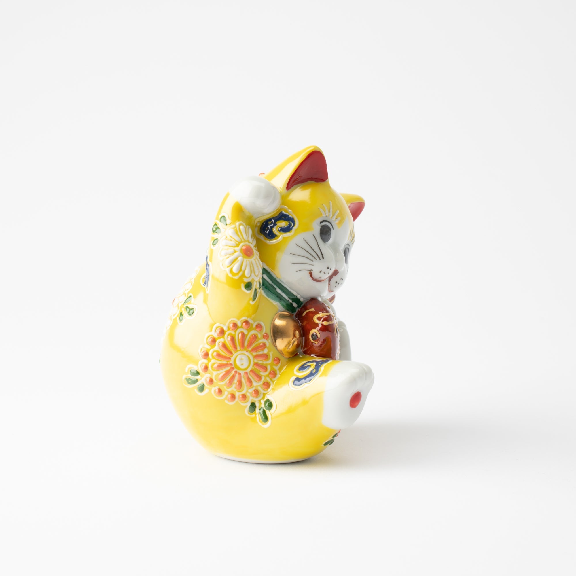 Choho Kiln Yellow Flower Kutani Lucky Cat with Sea Bream - MUSUBI KILN - Quality Japanese Tableware and Gift