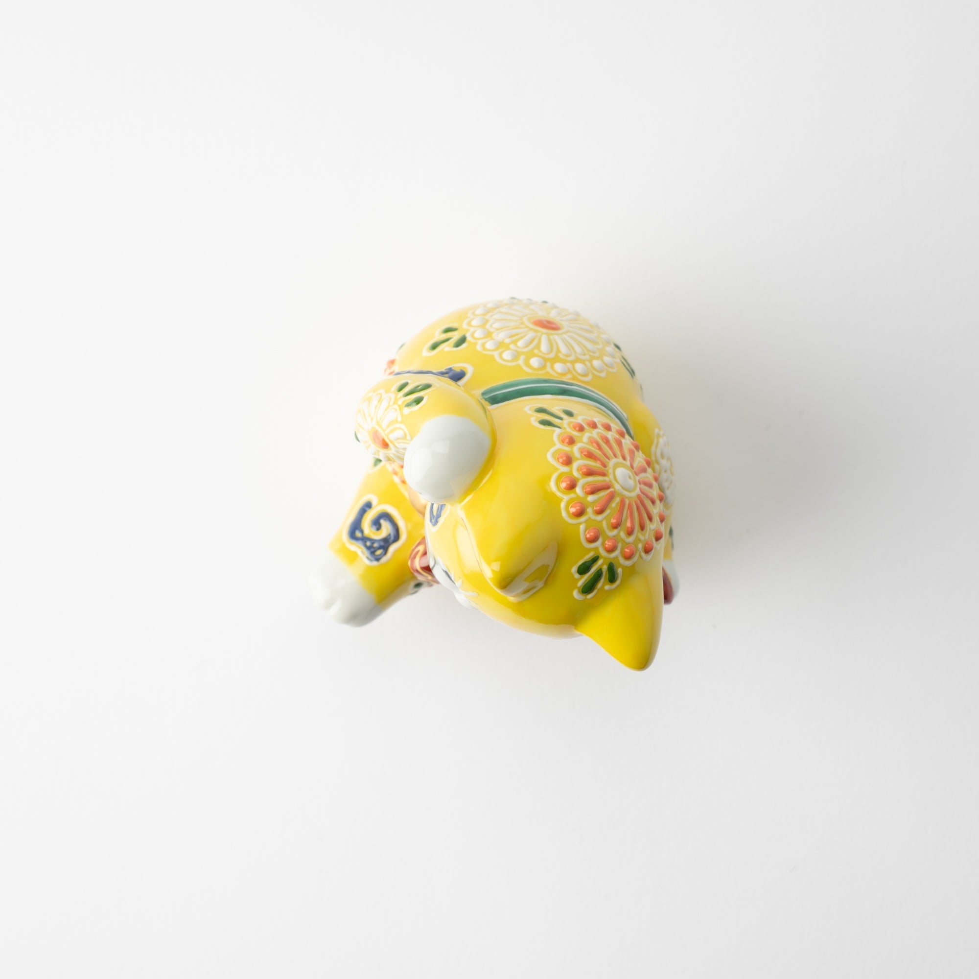 Choho Kiln Yellow Flower Kutani Lucky Cat with Sea Bream - MUSUBI KILN - Quality Japanese Tableware and Gift