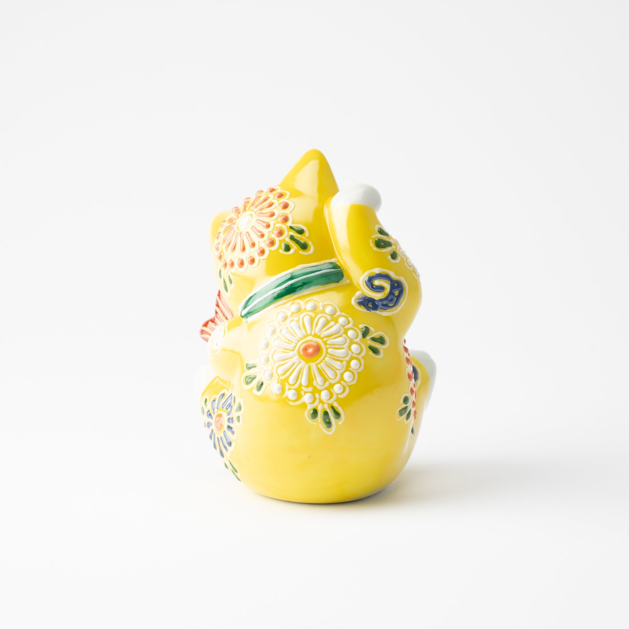 Choho Kiln Yellow Flower Kutani Lucky Cat with Sea Bream - MUSUBI KILN - Quality Japanese Tableware and Gift