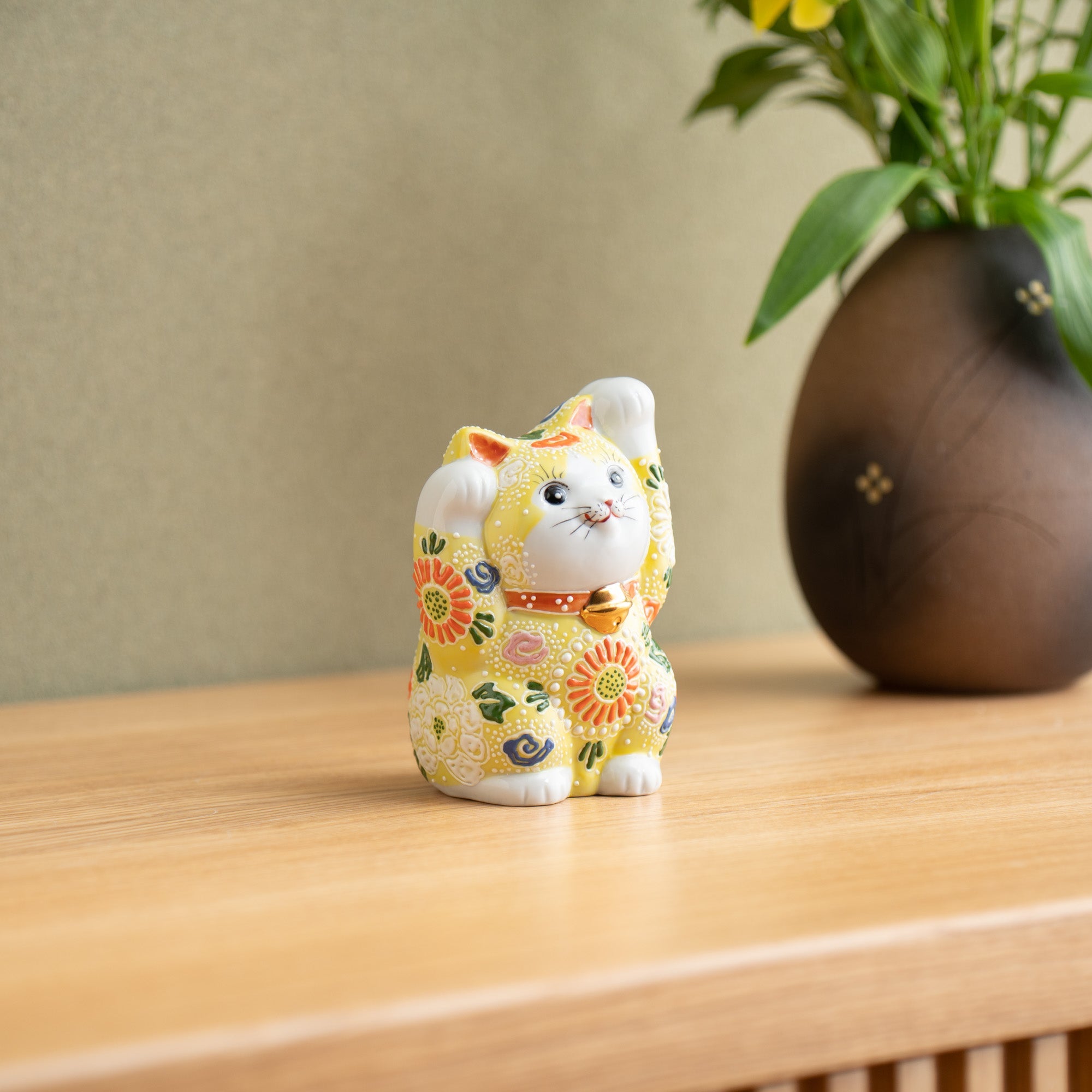 Choho Kiln Yellow Mori Kutani Lucky Cat - MUSUBI KILN - Quality Japanese Tableware and Gift