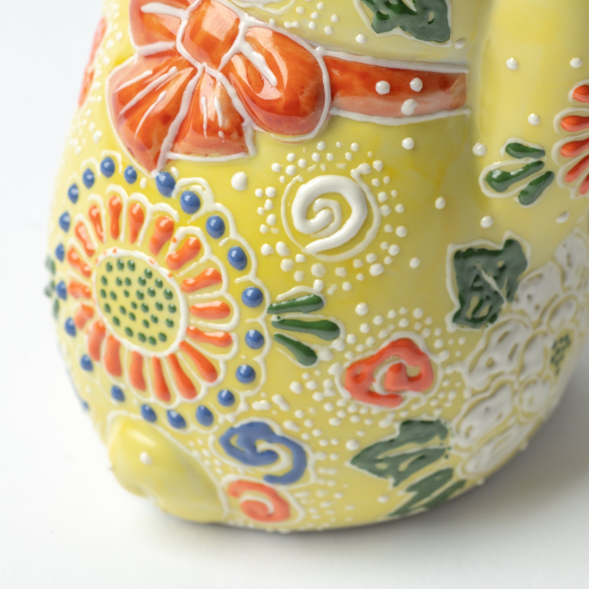 Choho Kiln Yellow Mori Kutani Lucky Cat - MUSUBI KILN - Quality Japanese Tableware and Gift