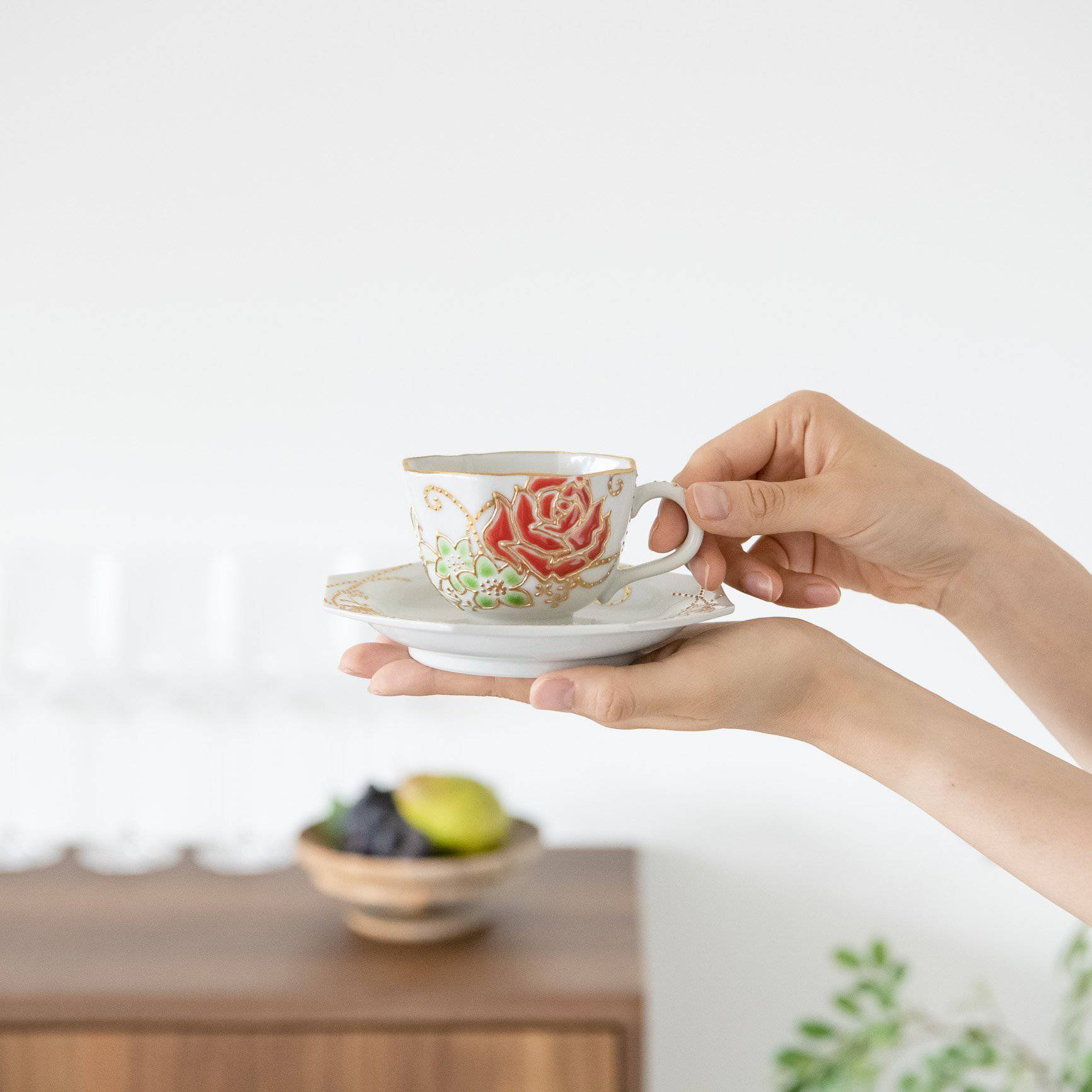 Dekomori Roses Kutani Cup and Saucer - MUSUBI KILN - Quality Japanese Tableware and Gift