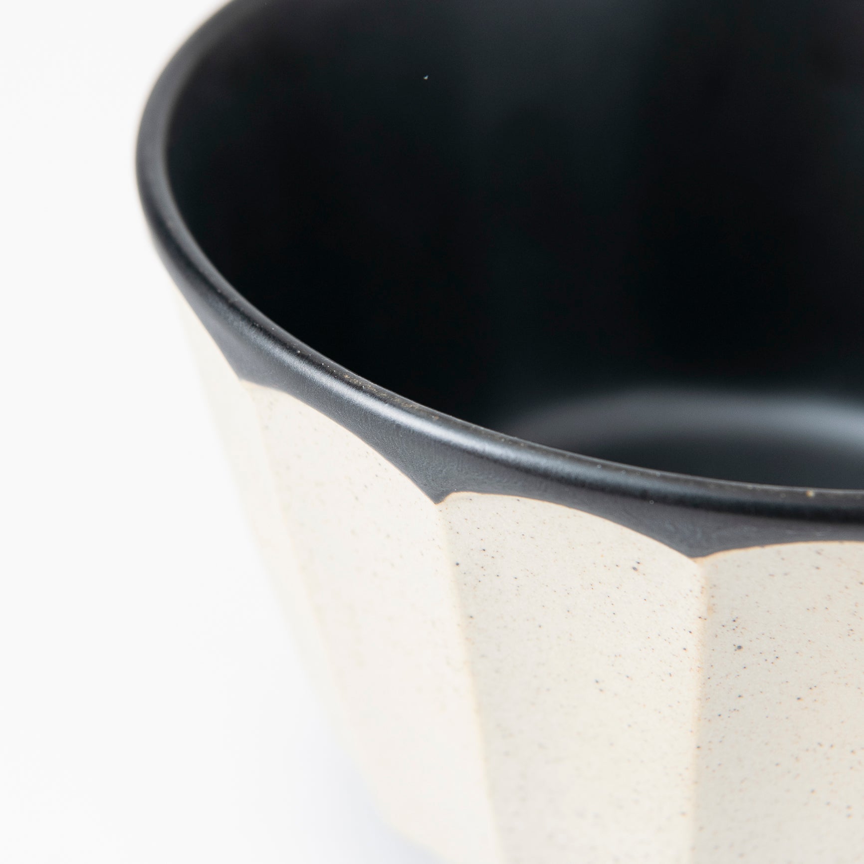 Earth Black Hasami Ware Donburi Bowl M - MUSUBI KILN - Quality Japanese Tableware and Gift