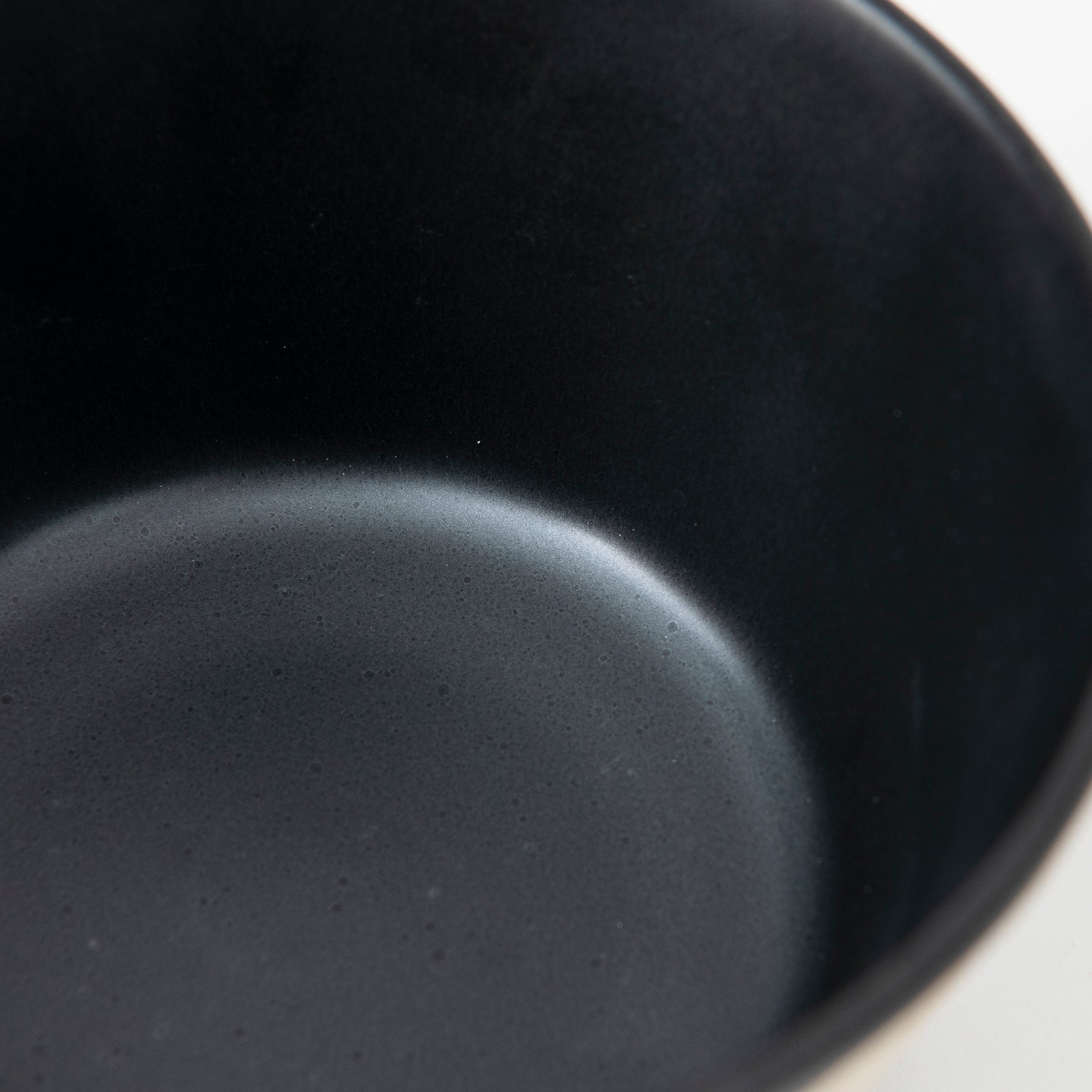 Earth Black Hasami Ware Donburi Bowl M - MUSUBI KILN - Quality Japanese Tableware and Gift