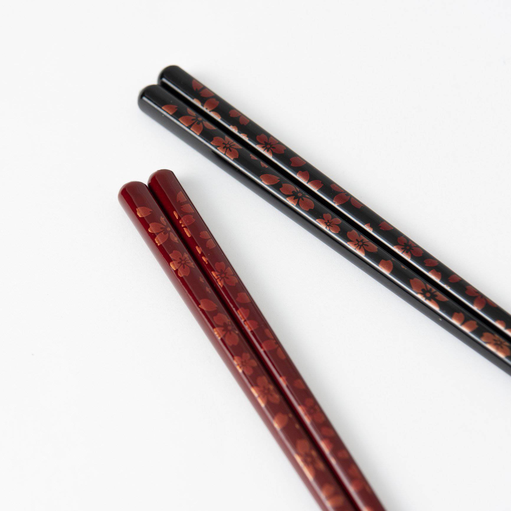 Fluttering Sakura Yamanaka Lacquerware Set of Two Pairs of Chopsticks 23 cm (9.1 in) / 21 cm (8.3 in) - MUSUBI KILN - Quality Japanese Tableware and Gift