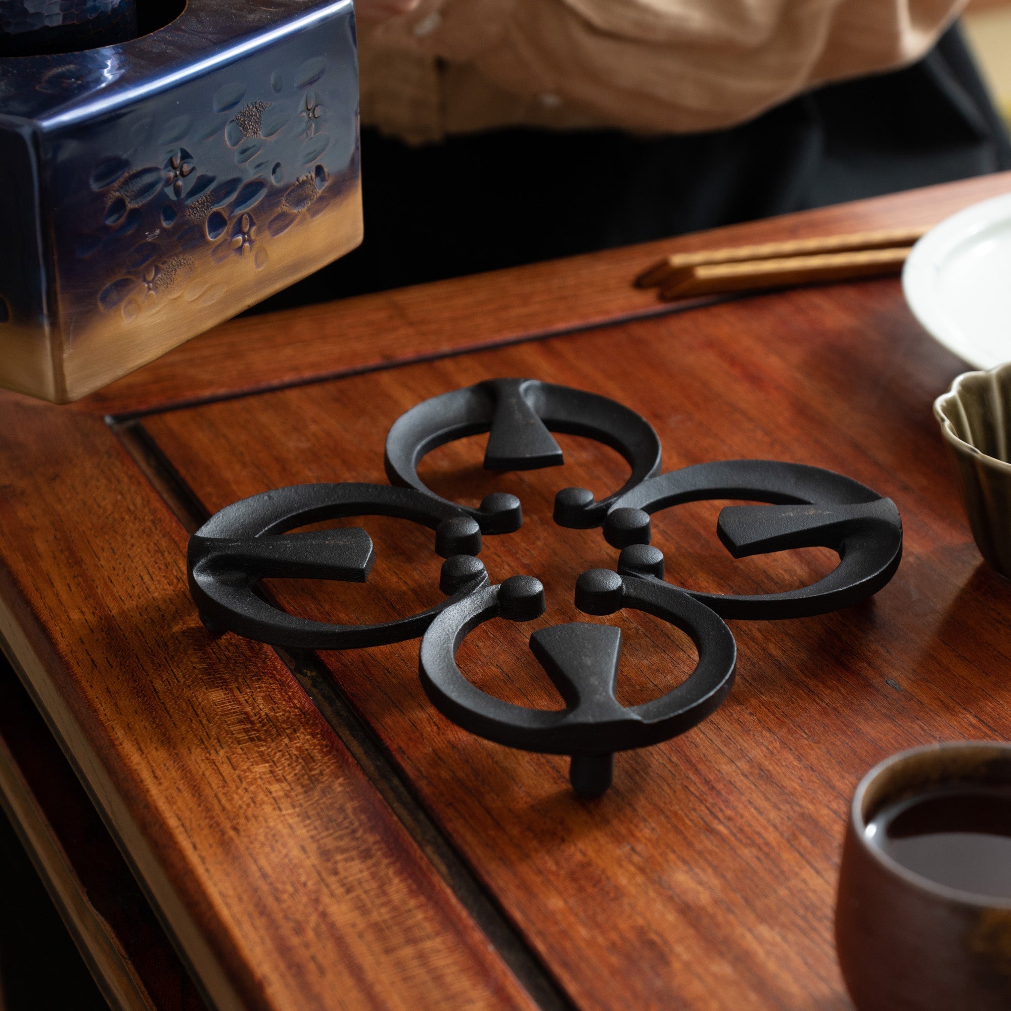 Four - leaf Nambu Ironware Cast Iron Trivet - MUSUBI KILN - Quality Japanese Tableware and Gift