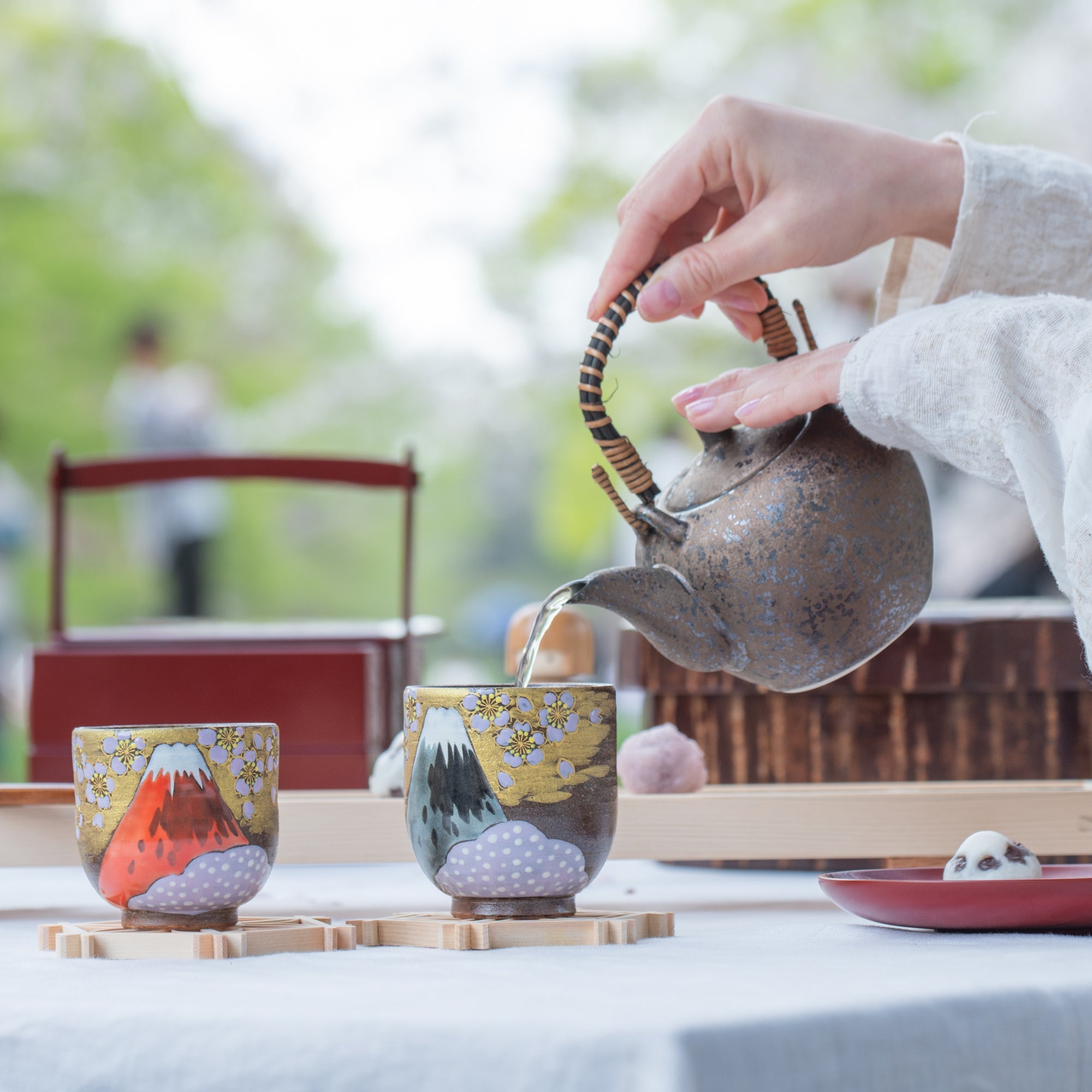 Fuji and Sakura Kutani Yunomi Japanese Teacup Pair - MUSUBI KILN - Quality Japanese Tableware and Gift