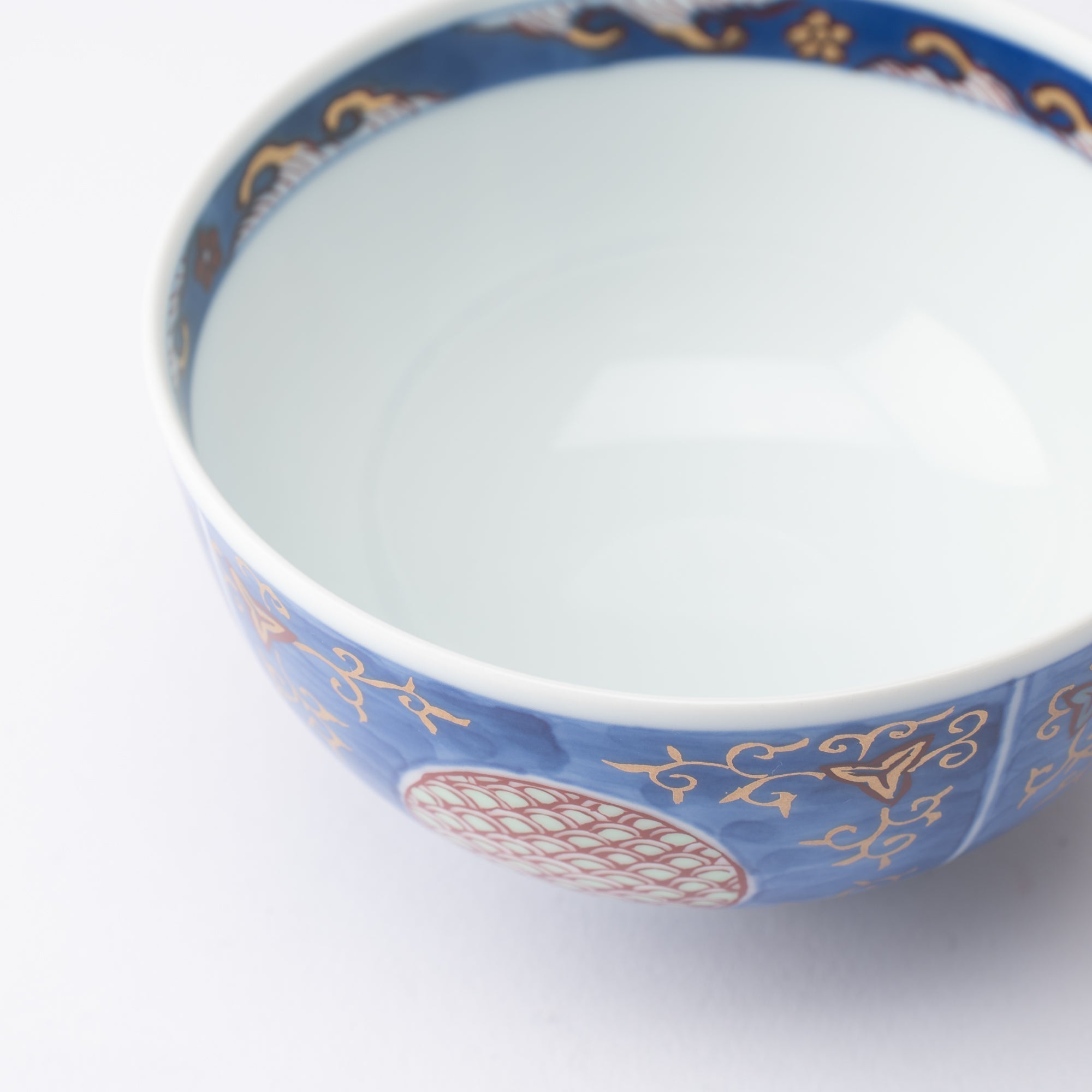 Fujimasa Gold Arabesque Arita Kobachi Bowl With Lid - MUSUBI KILN - Quality Japanese Tableware and Gift