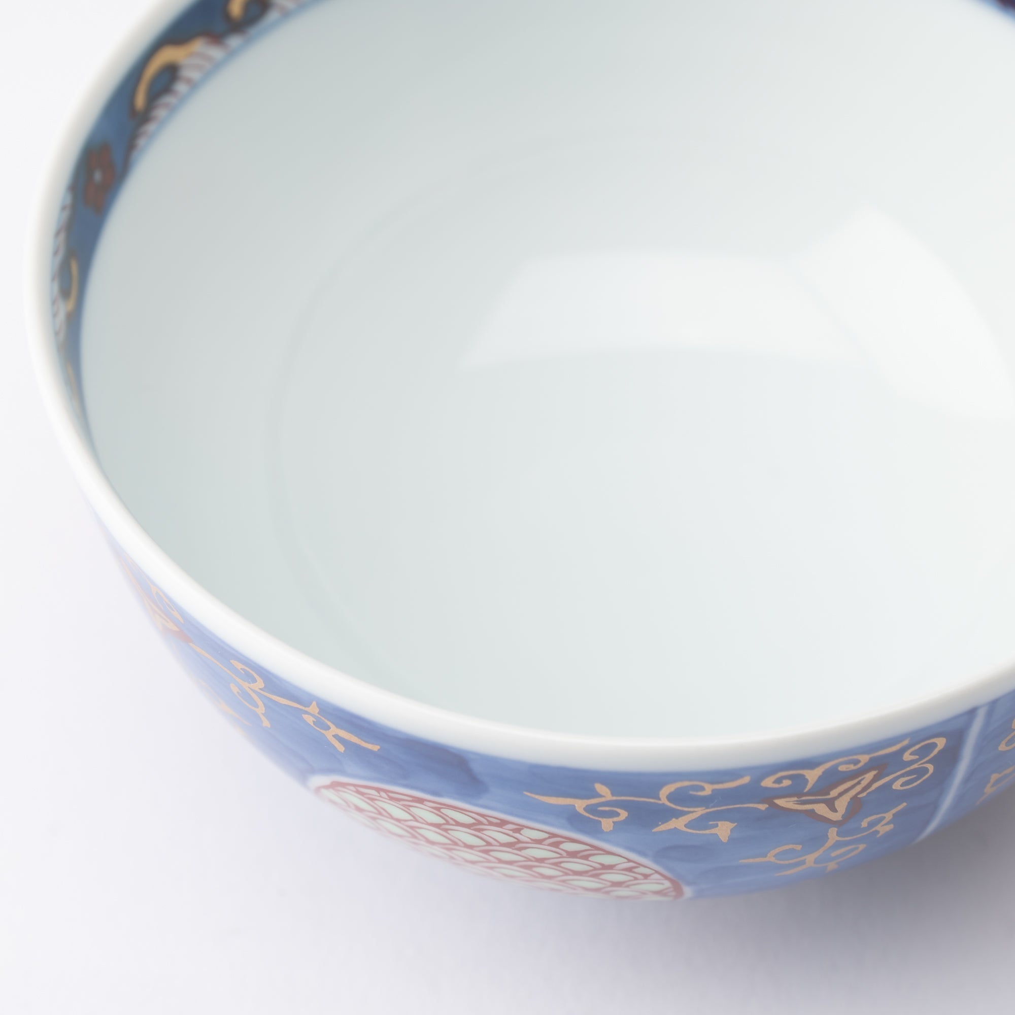 Fujimasa Gold Arabesque Arita Kobachi Bowl With Lid - MUSUBI KILN - Quality Japanese Tableware and Gift