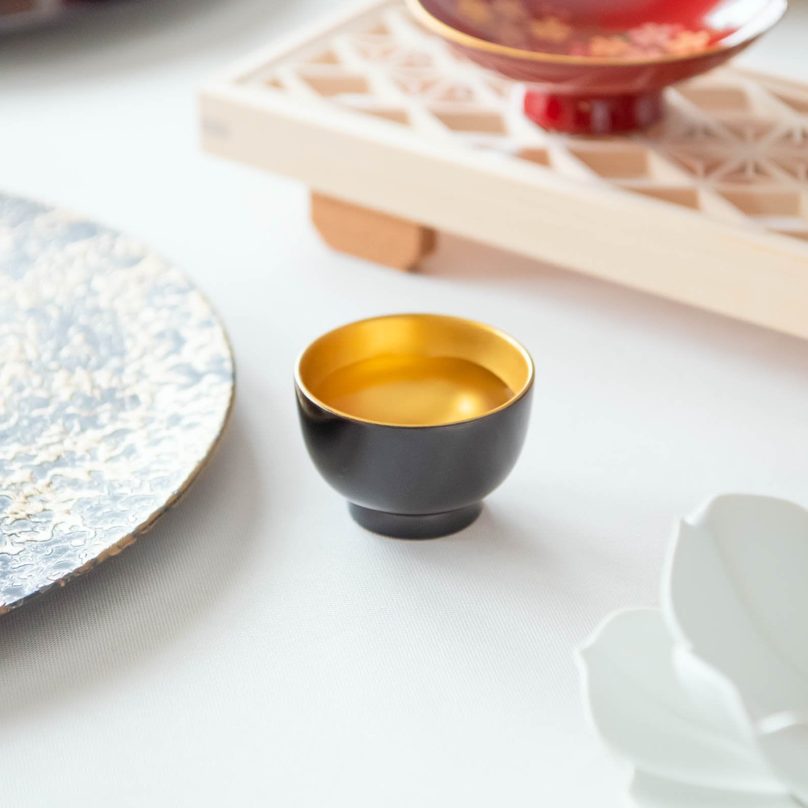 Fukunishi Sobe Black and Gold Aizu Lacquerware Guinomi Sake Cup - MUSUBI KILN - Quality Japanese Tableware and Gift