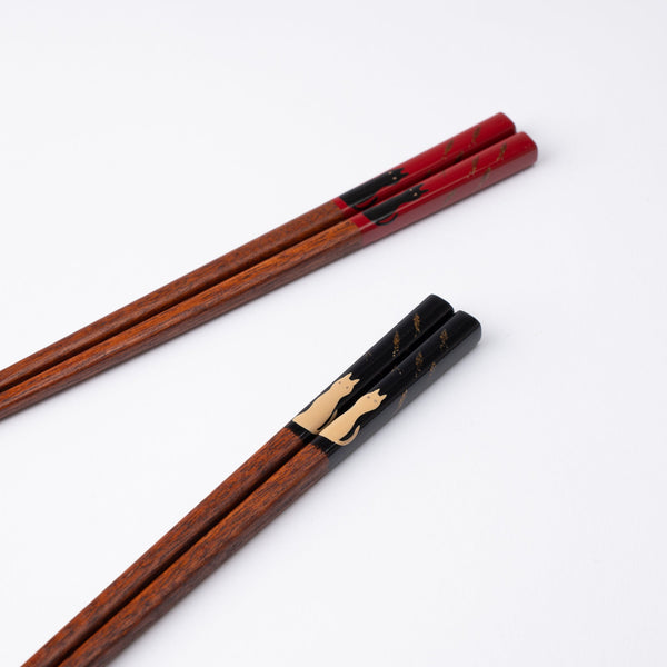 Fukunishi Sobe Cat and Fish Aizu Lacquerware Set of Two Pairs of Chopsticks 23 cm/9 in and 21 cm/8.3 in - MUSUBI KILN - Quality Japanese Tableware and Gift