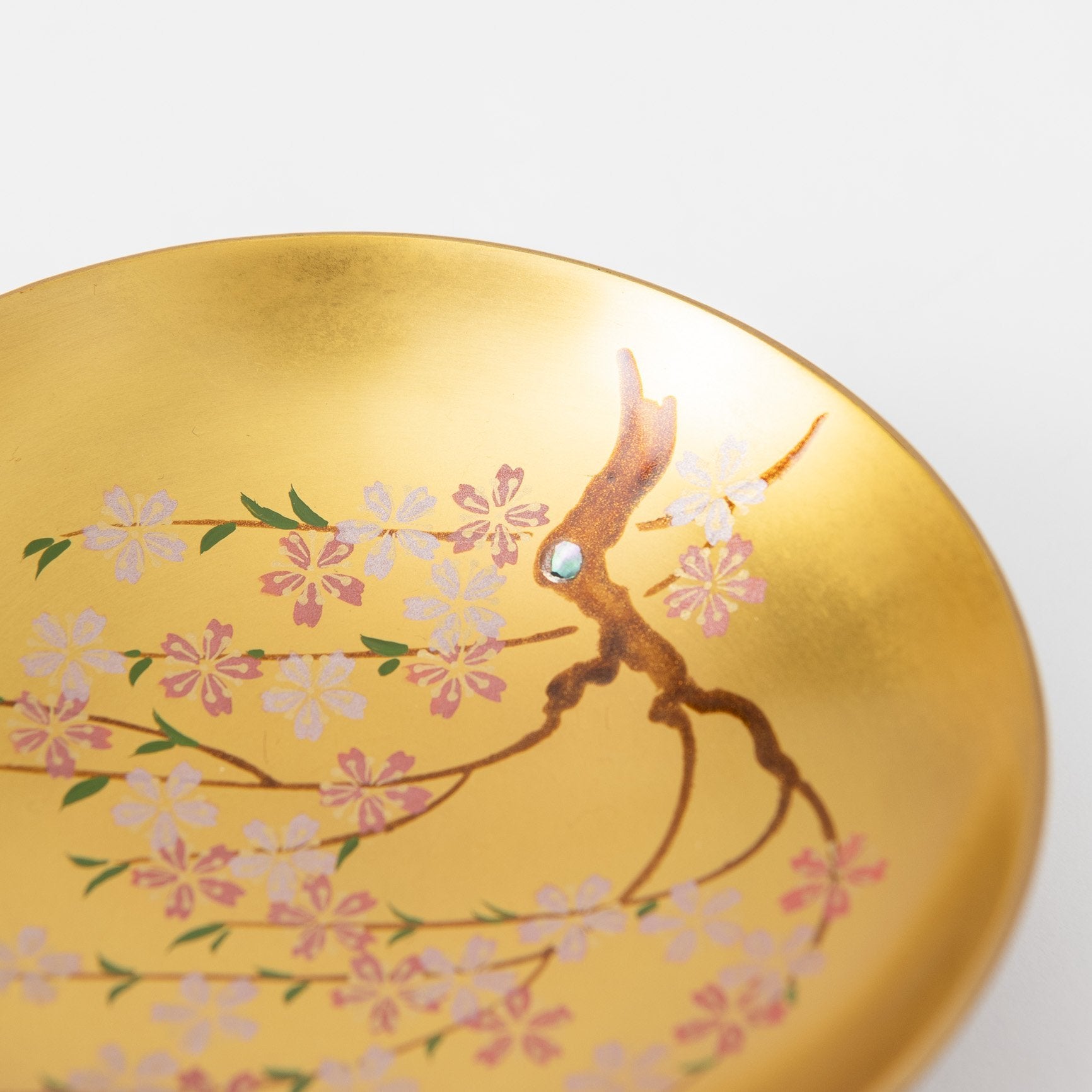 Fukunishi Sobe Gold Weeping Cherry Aizu Lacquerware Sakazuki Flat Sake Cup with Stand - MUSUBI KILN - Quality Japanese Tableware and Gift