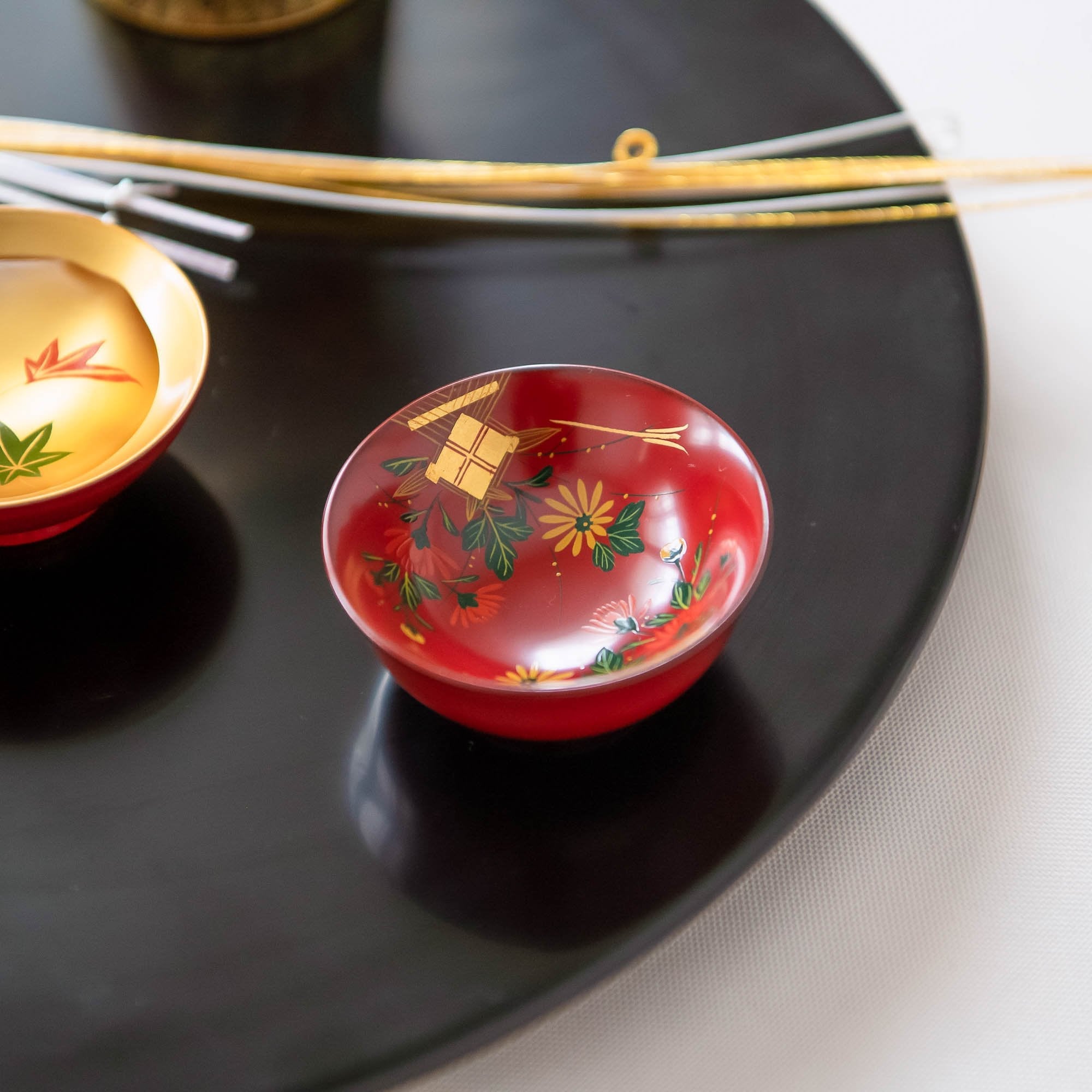 Fukunishi Sobe Red Chrysanthemum Aizu Lacquerware Guinomi Sake Cup - MUSUBI KILN - Quality Japanese Tableware and Gift