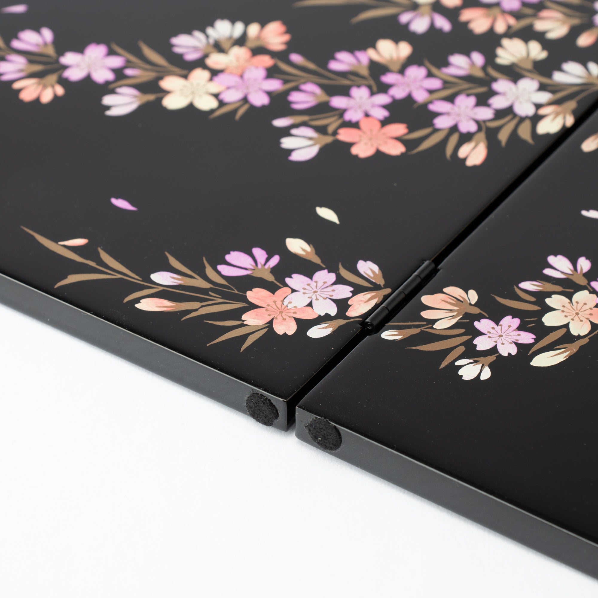 Fukunishi Sobe Sakura Aizu Lacquerware Folding Screen - MUSUBI KILN - Quality Japanese Tableware and Gift