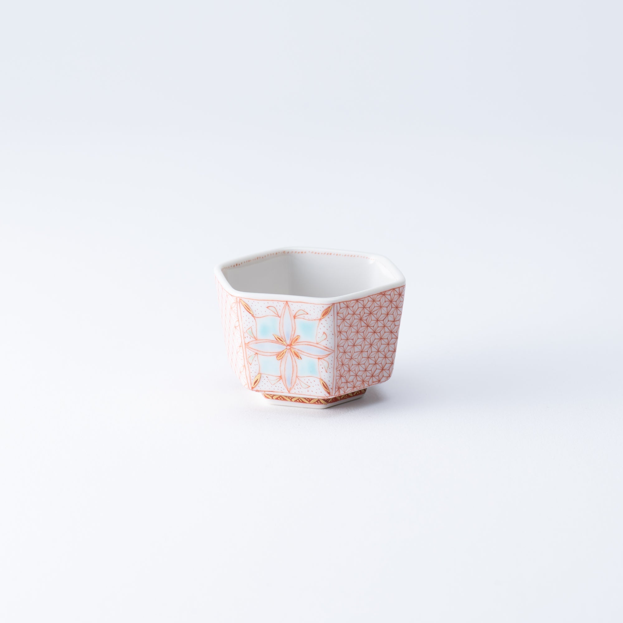 Fukushima Reiko Akae - Saibyo Sarasa Kutani Sake Cup - MUSUBI KILN - Quality Japanese Tableware and Gift