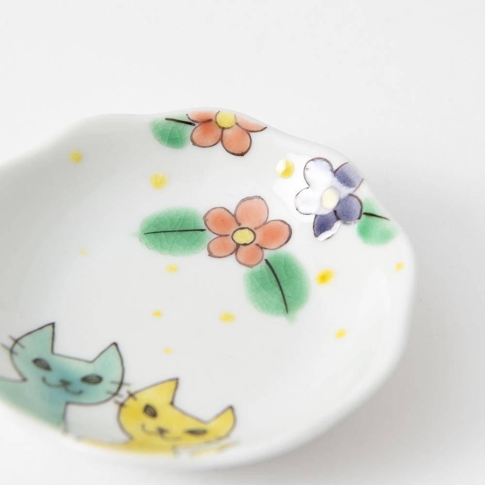 Full of Cats Kutani Sauce Plate - MUSUBI KILN - Quality Japanese Tableware and Gift