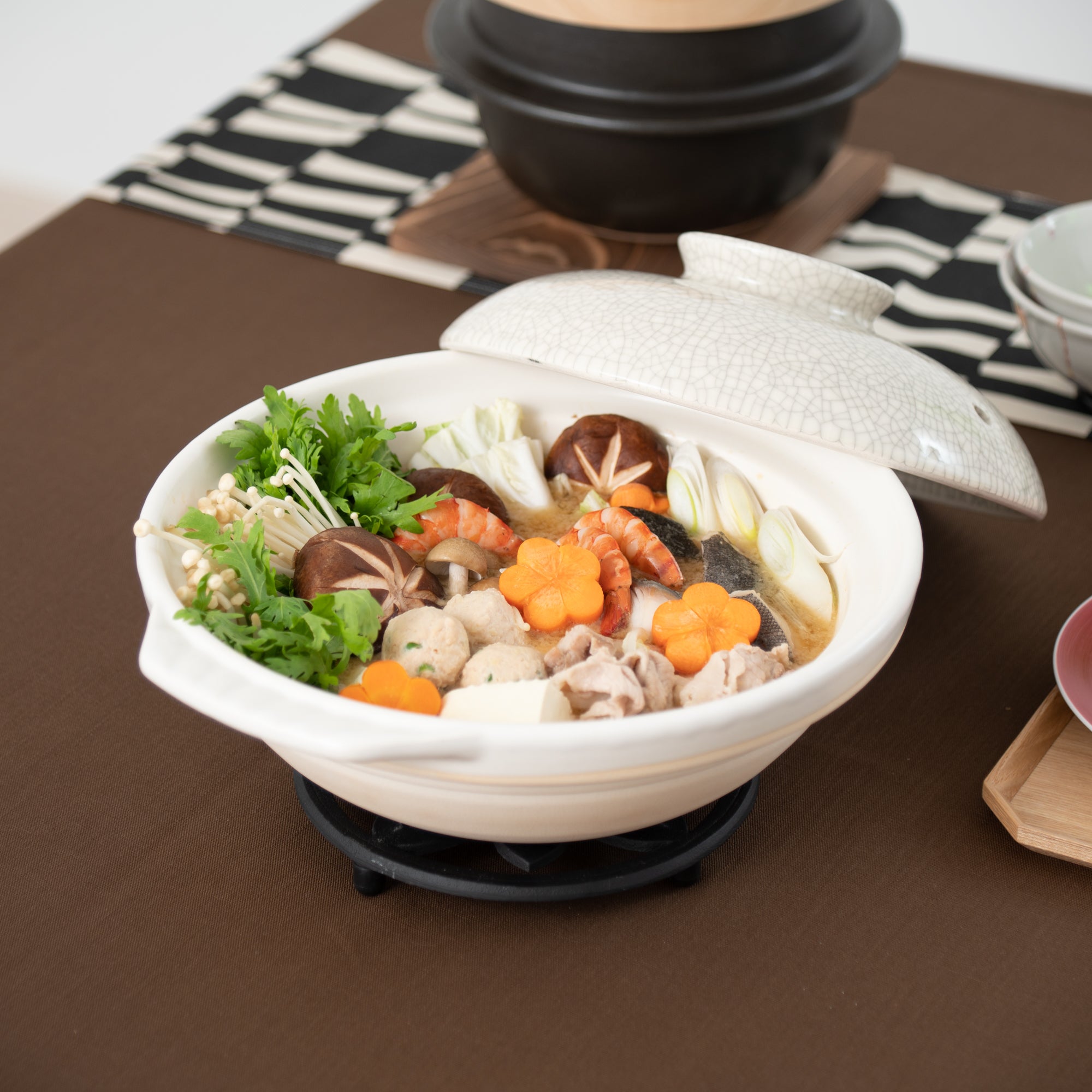 Ginpo White Kannyu Banko Donabe Japanese Clay Pot for 3 persons - MUSUBI KILN - Quality Japanese Tableware and Gift