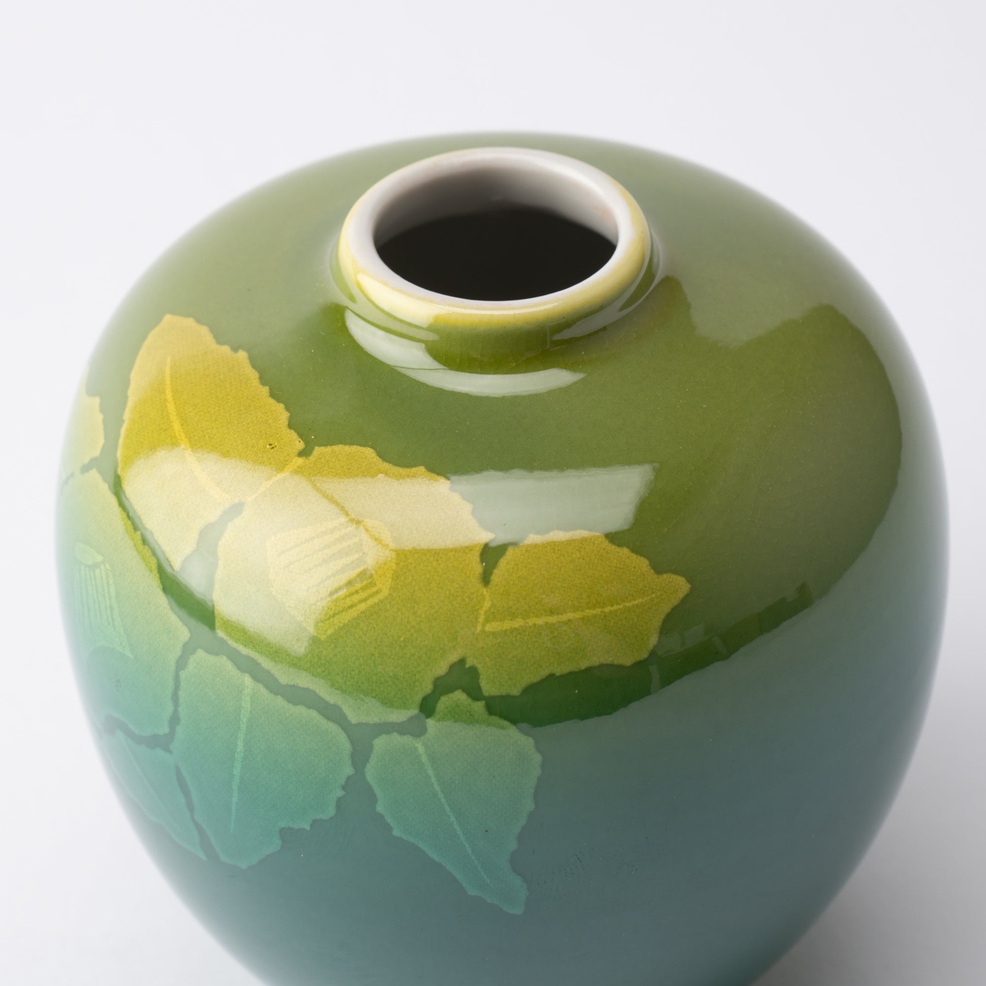 Ginsai Camellia Kutani Japanese Flower Vase - MUSUBI KILN - Quality Japanese Tableware and Gift