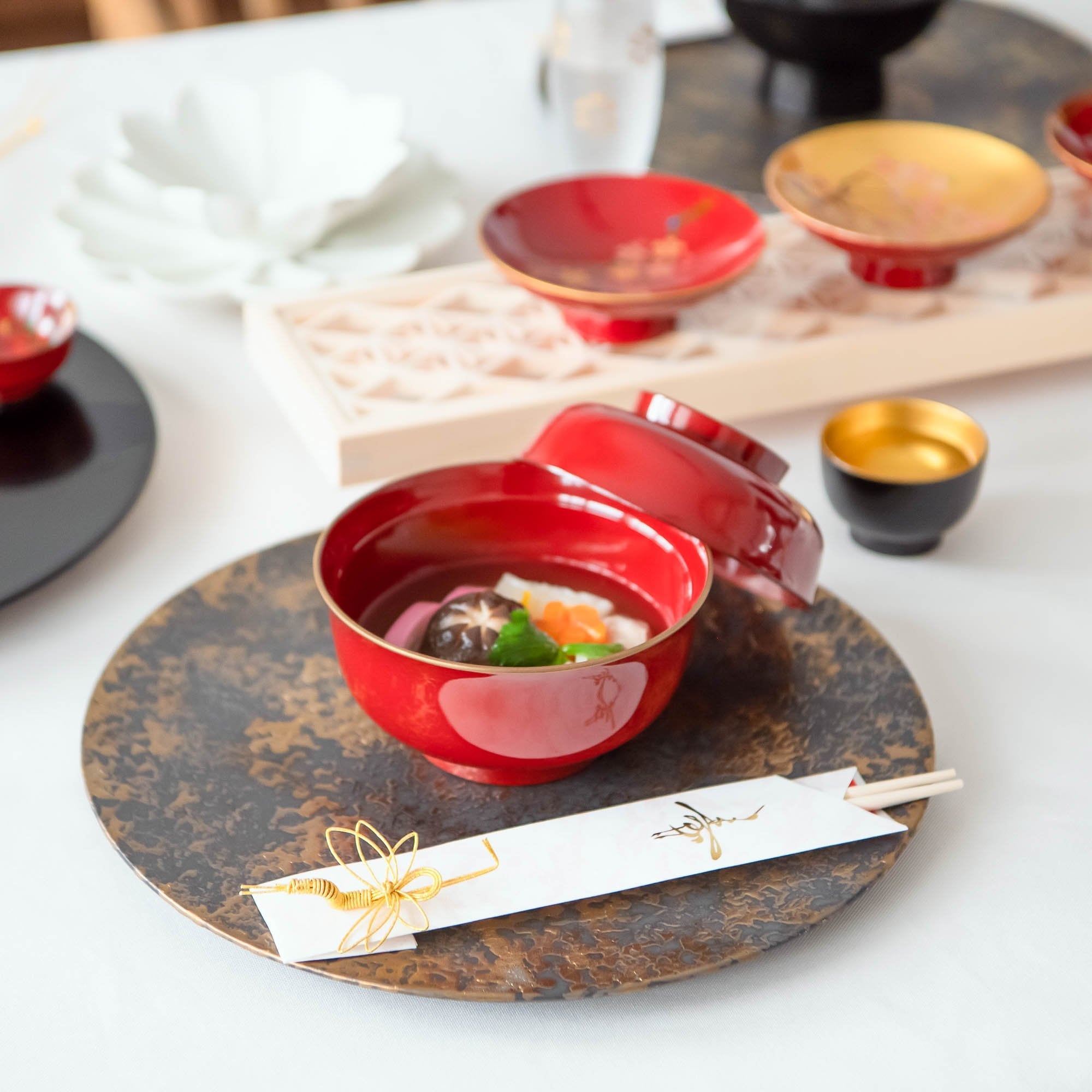 Gold Decoration Yamanaka Lacquerware Soup Bowl with lid - MUSUBI KILN - Quality Japanese Tableware and Gift