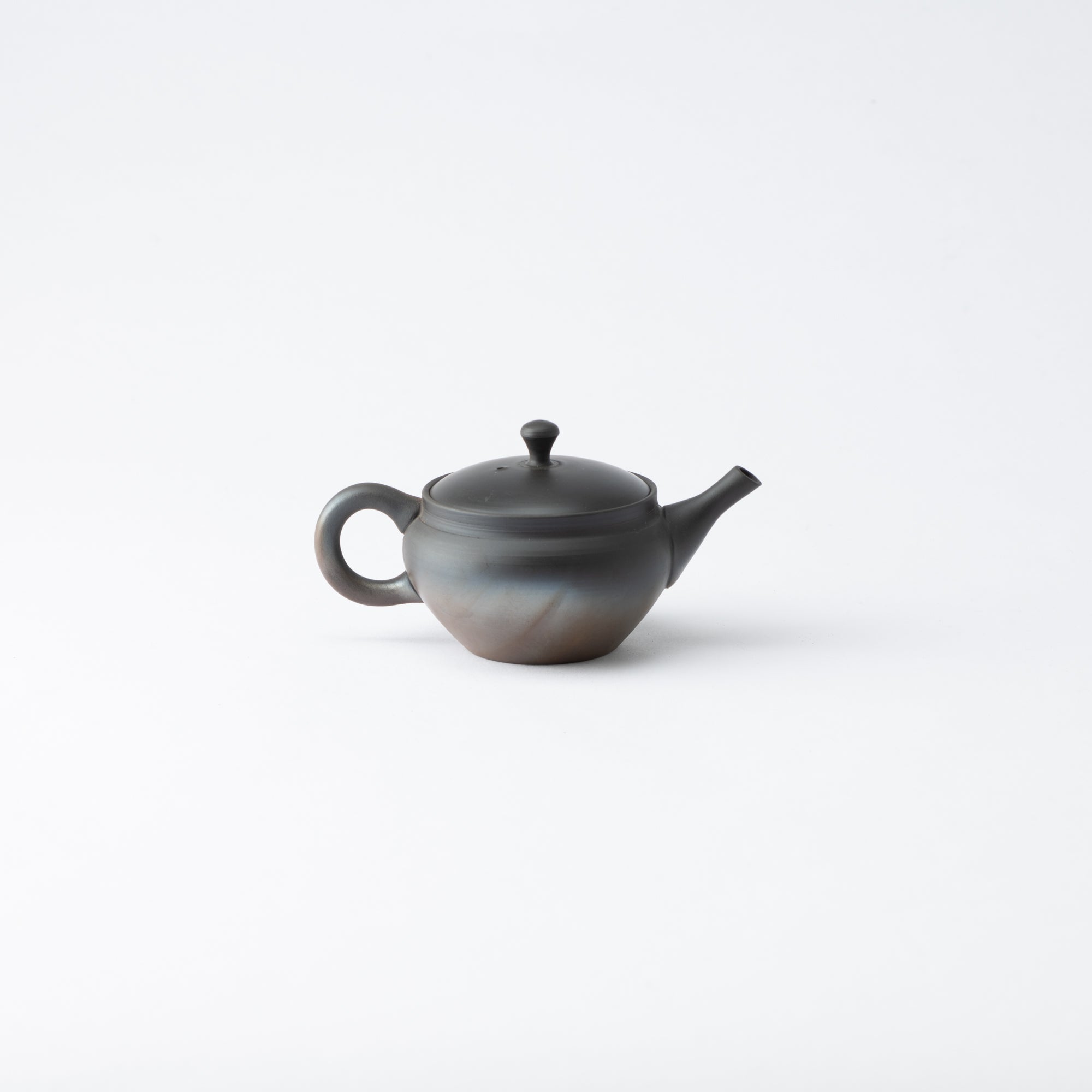 Gyokko Smoky Black Tokoname Japanese Teapot 4.1oz(120ml) - Sasame and Ceramesh - MUSUBI KILN - Quality Japanese Tableware and Gift