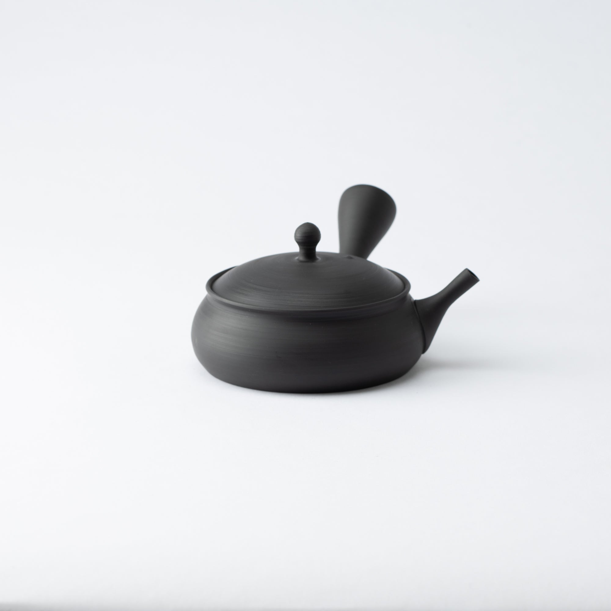 Gyokko Smoky Black Tokoname Japanese Teapot 6.4oz(190ml) - Sasame and Ceramesh - MUSUBI KILN - Quality Japanese Tableware and Gift