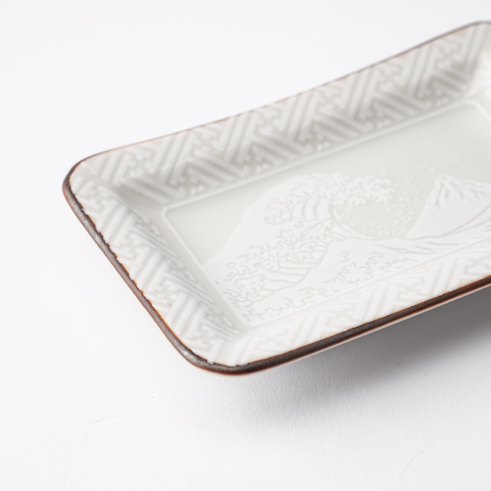 Hachi - Kutani Wave Mt.Fuji Sauce Plate - MUSUBI KILN - Quality Japanese Tableware and Gift