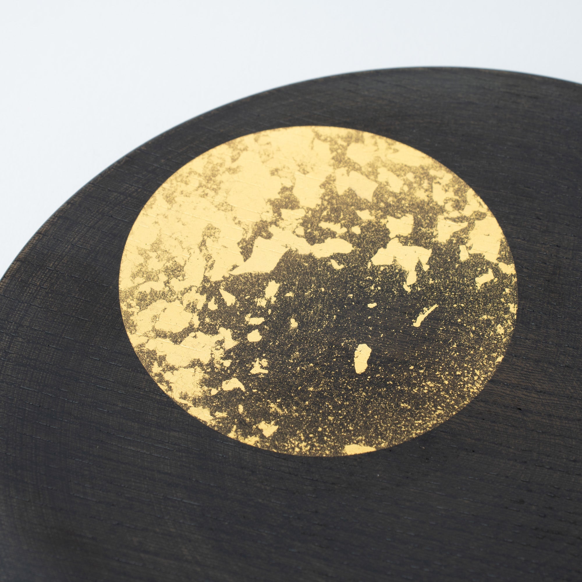 Hakuichi Hazy Moon Kanazawa Gold Leaf Lacquerware Flat Plate 7.1in - MUSUBI KILN - Quality Japanese Tableware and Gift