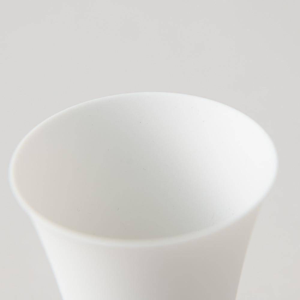 Hanasaka Blanc En Kutani Tall Sake Cup - MUSUBI KILN - Quality Japanese Tableware and Gift