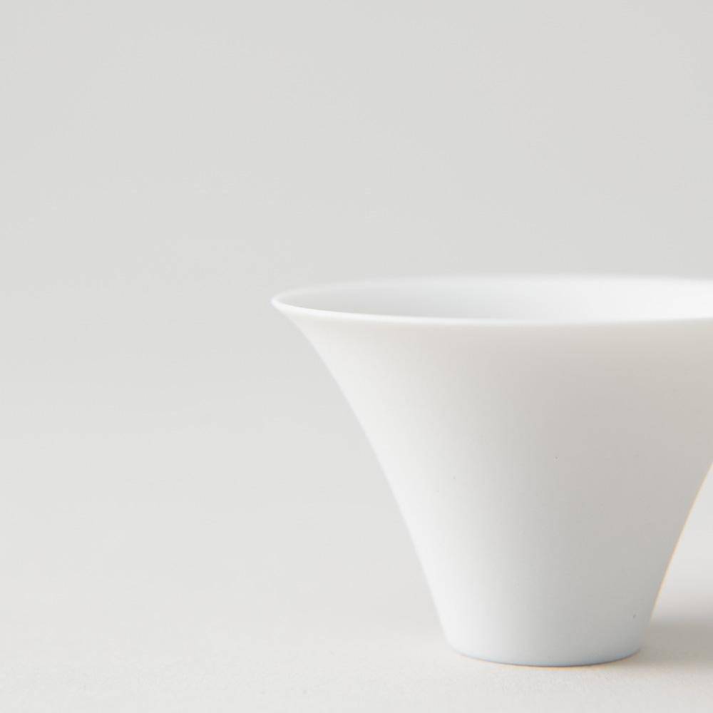 Hanasaka Blanc Sui Kutani Ochoko Sake Cup - MUSUBI KILN - Quality Japanese Tableware and Gift