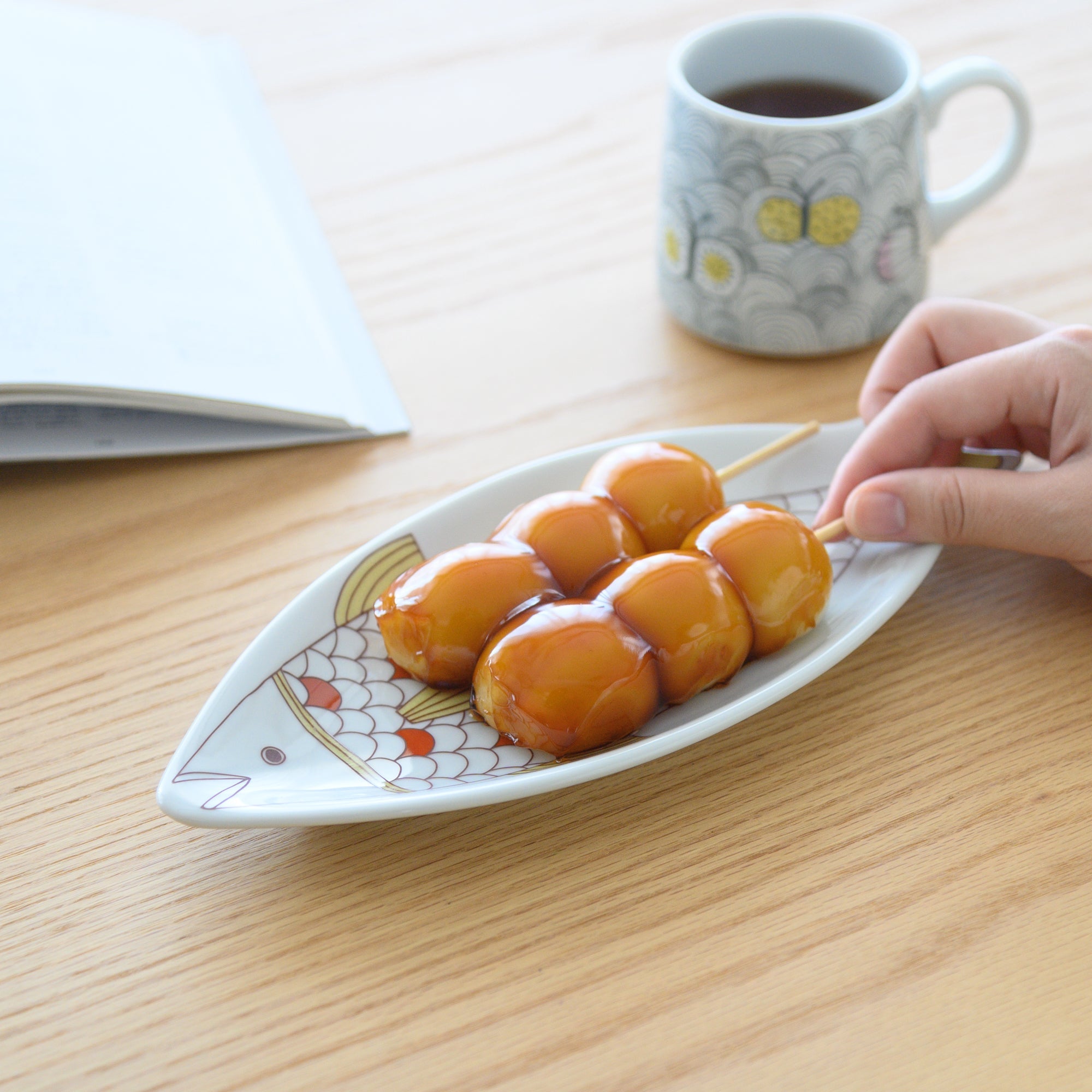 Harekutani Fish Plate - MUSUBI KILN - Quality Japanese Tableware and Gift