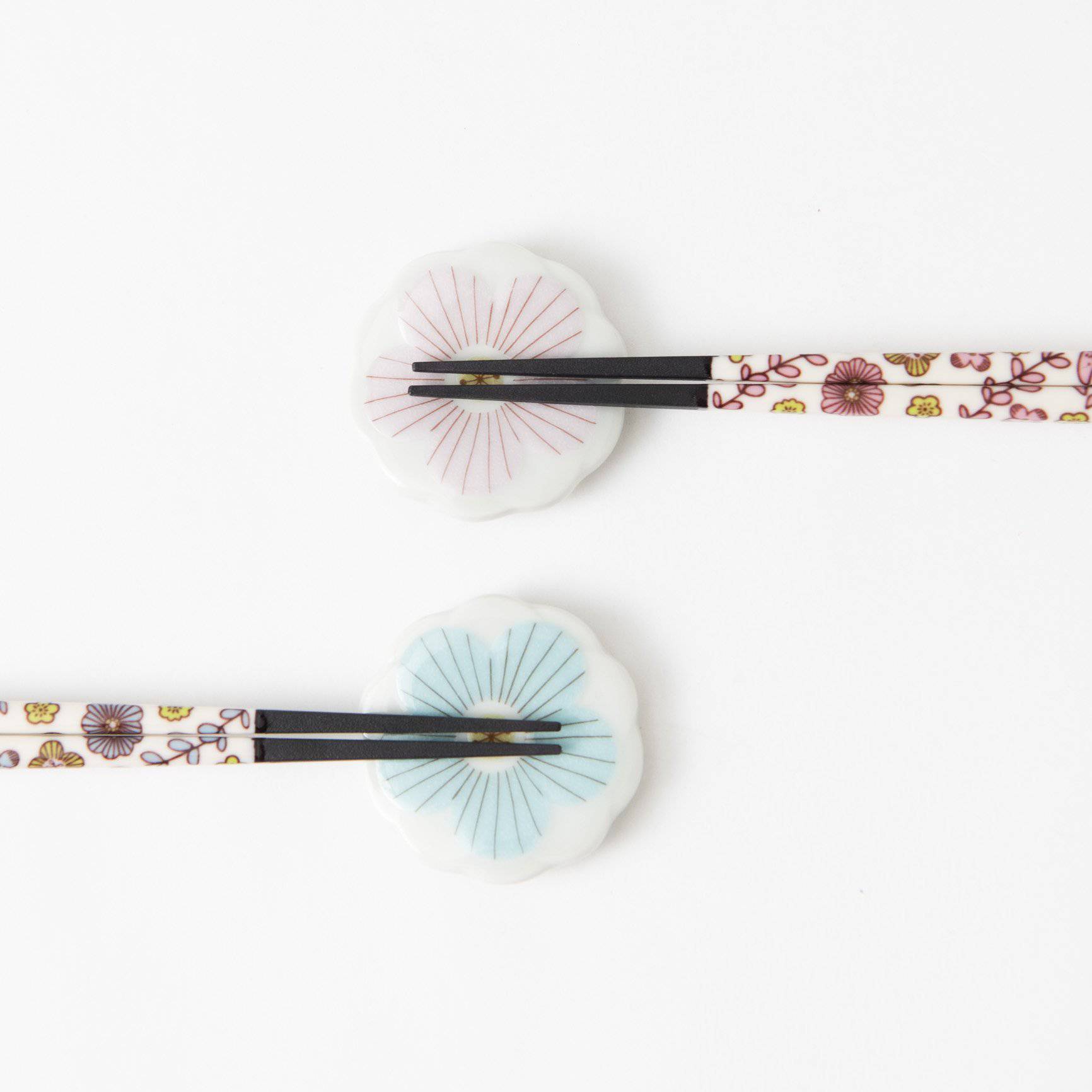 Harekutani Pink and Light Blue Kutani Set of Two Pairs of Chopsticks 22.5 cm (8.9 in) with Chopstick Rests (Set of Two) - MUSUBI KILN - Quality Japanese Tableware and Gift