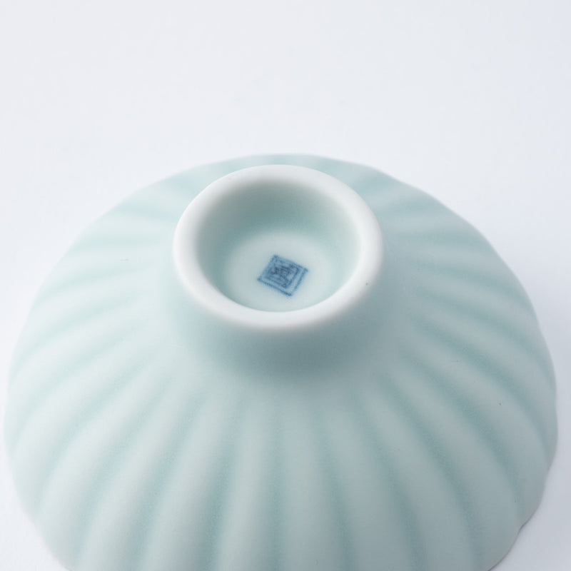 Hataman Touen Moist Chrysanthemum Shape Imari Nabeshima Ware Sakazuki Flat Sake Cup - MUSUBI KILN - Quality Japanese Tableware and Gift