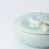 Hataman Touen Moist Gold Turtle Imari Nabeshima Ware Small Box - MUSUBI KILN - Quality Japanese Tableware and Gift