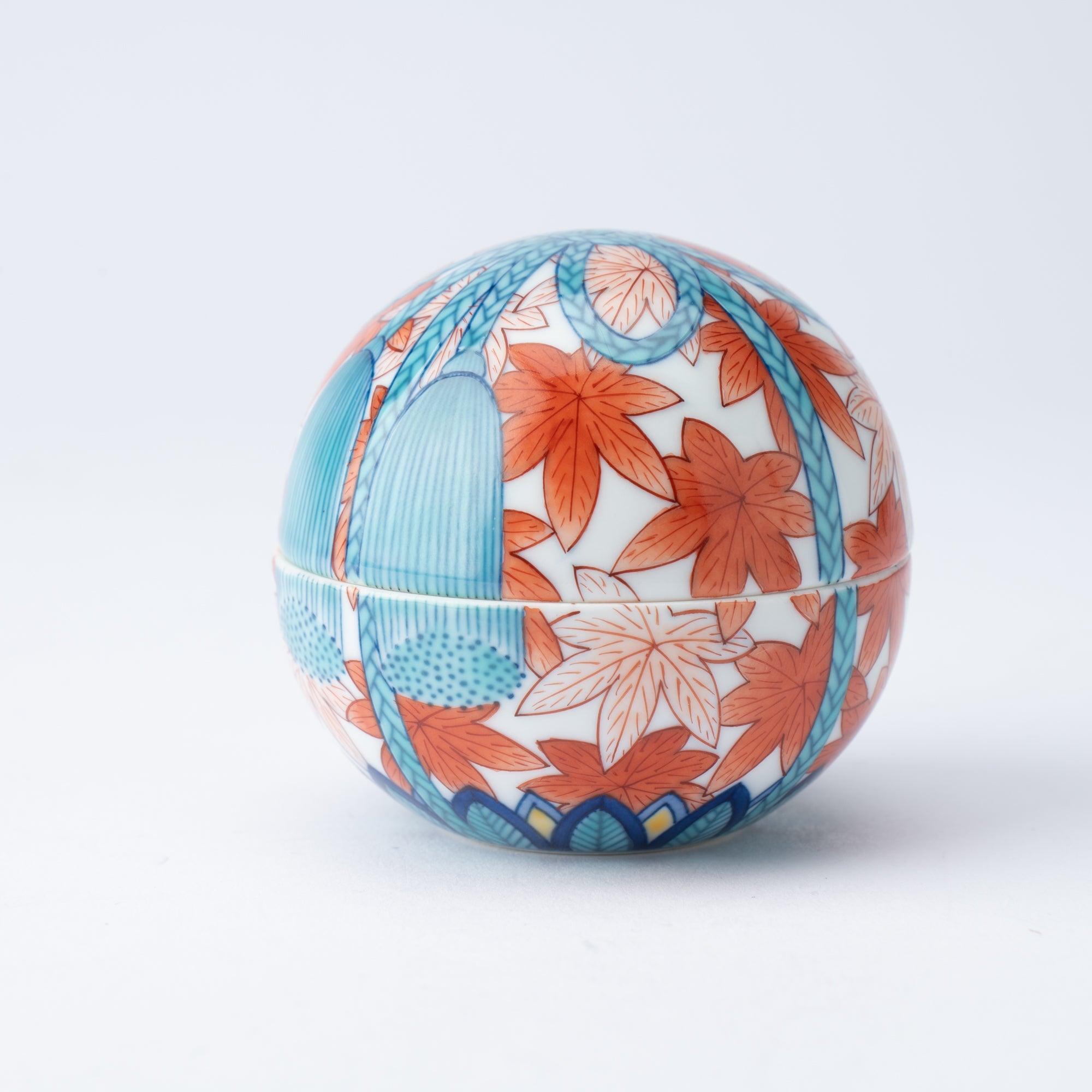 Hataman Touen Mokko Knot Red Maple Imari Nabeshima Ware Small Box - MUSUBI KILN - Quality Japanese Tableware and Gift