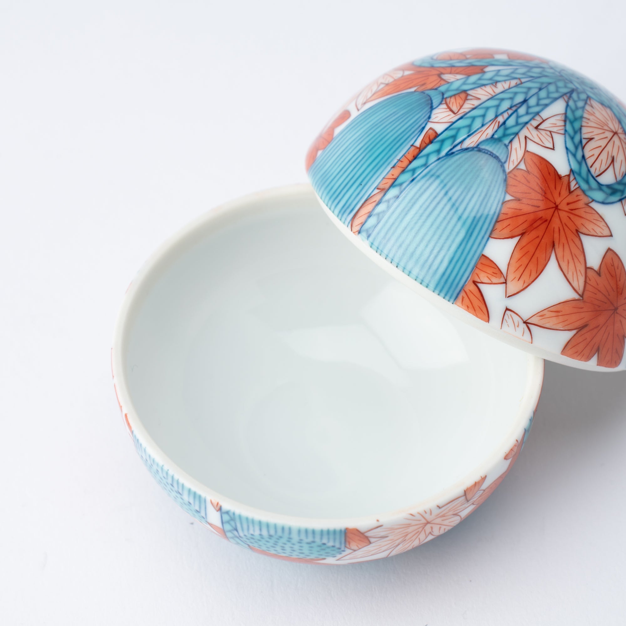 Hataman Touen Mokko Knot Red Maple Imari Nabeshima Ware Small Box - MUSUBI KILN - Quality Japanese Tableware and Gift