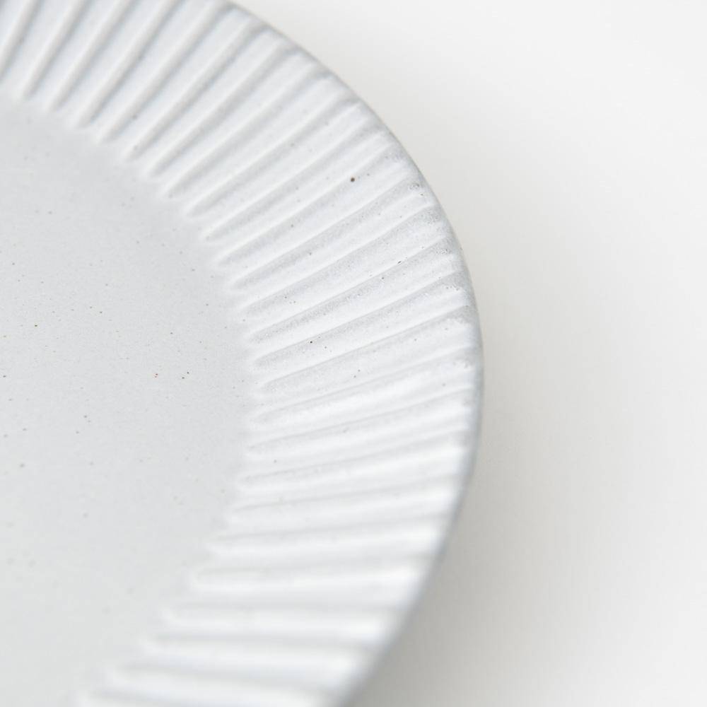 Hibino Eccle Ash White Mino Ware Round Plate 10in - MUSUBI KILN - Quality Japanese Tableware and Gift