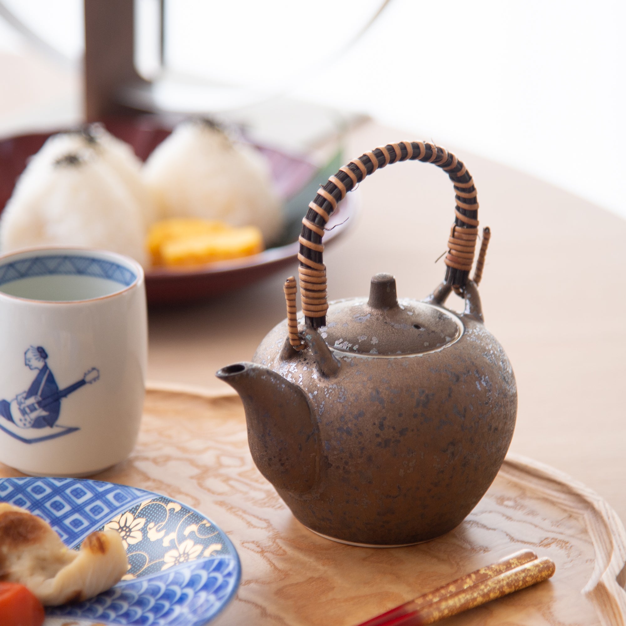 Hibino Kahala Mino Ware Earthenware Japanese Teapot 13.5oz (400ml) - MUSUBI KILN - Quality Japanese Tableware and Gift