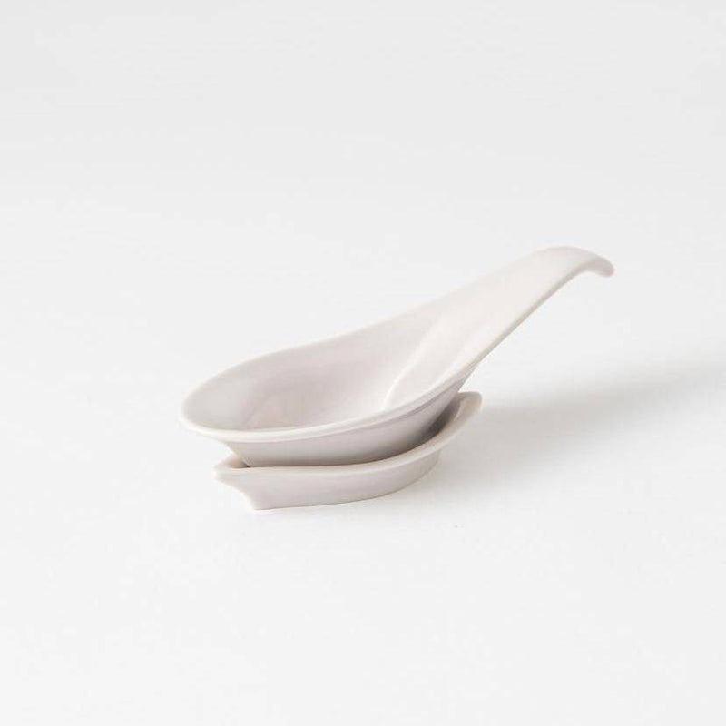 Hiracle Sakura Petals Kutani Ramen Spoon with Spoon Rest - MUSUBI KILN - Quality Japanese Tableware and Gift