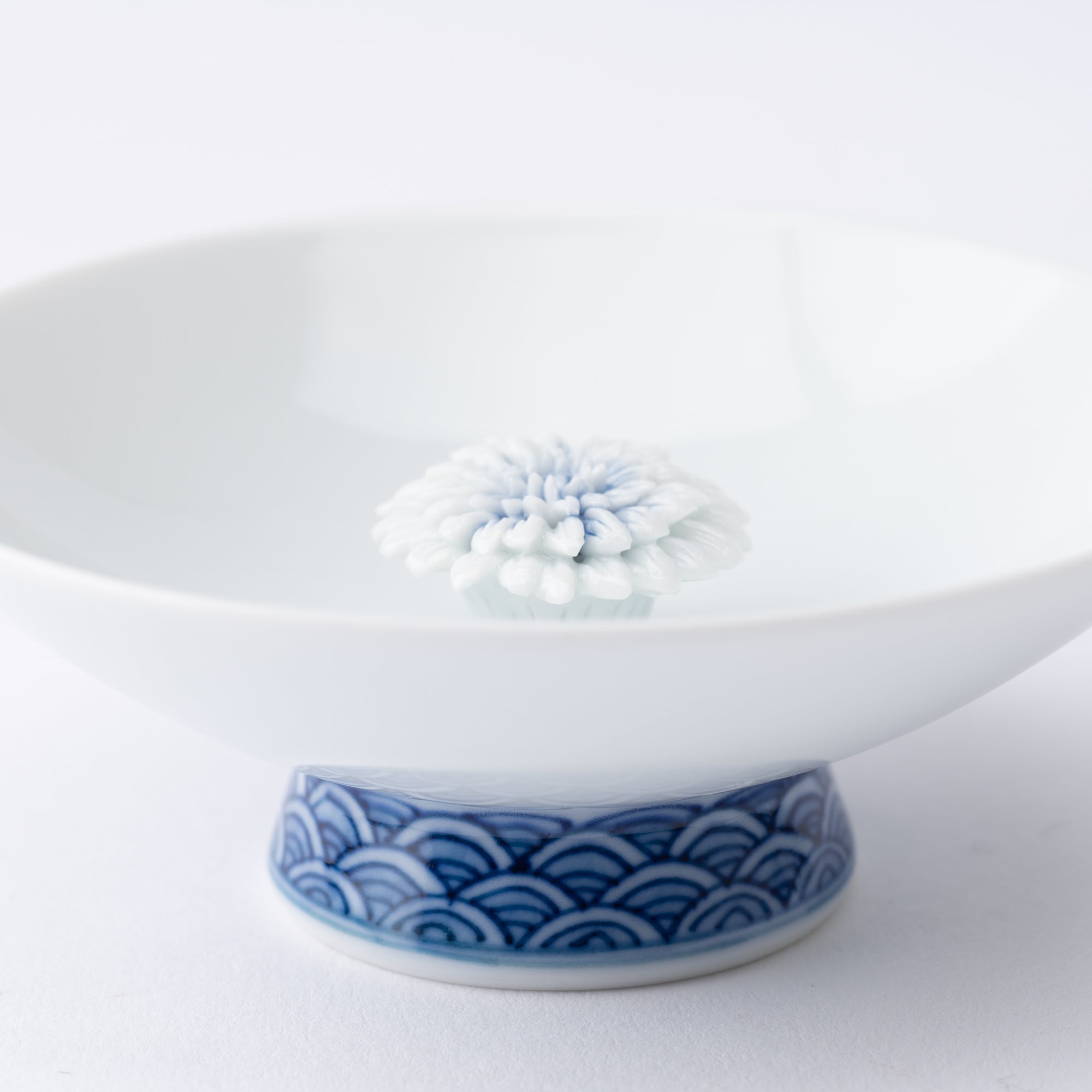 Hirado Chrysanthemum Mikawachi Ware Sakazuki Flat Sake Cup - MUSUBI KILN - Quality Japanese Tableware and Gift