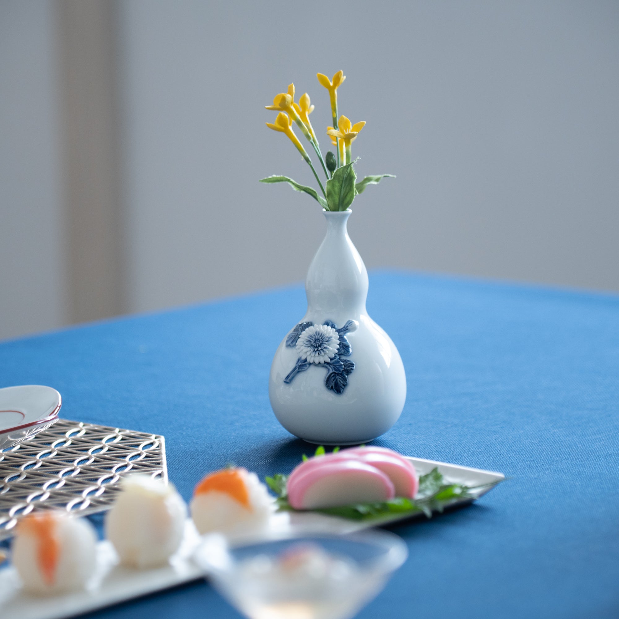 Hirado Gourd Mikawachi Ware Single - Flower Vase - MUSUBI KILN - Quality Japanese Tableware and Gift