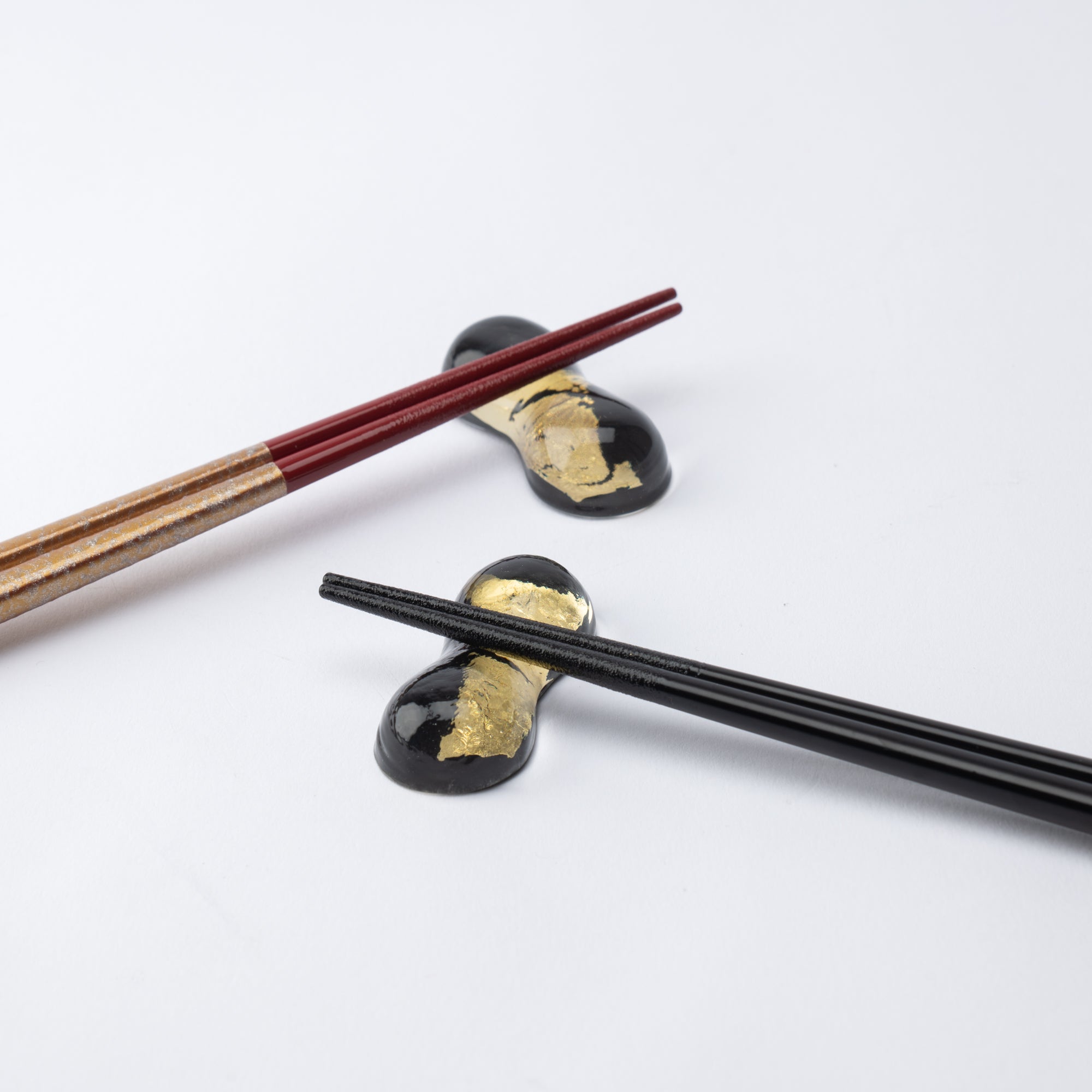 Hirota Black Gold Leaf Edo Glass Chopstick Rest Set - MUSUBI KILN - Quality Japanese Tableware and Gift