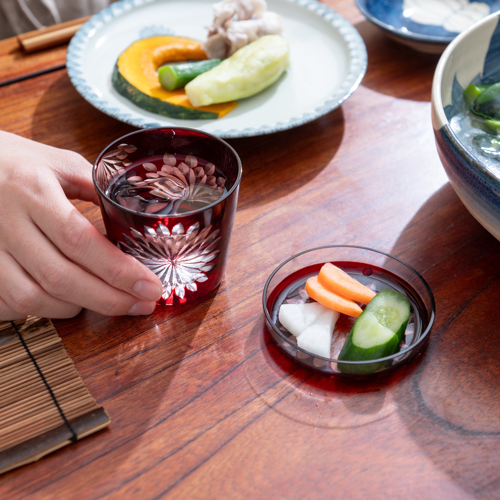 Hirota Chrysanthemum Edo Kiriko Glass Soba Choko Cup with Lid - MUSUBI KILN - Quality Japanese Tableware and Gift