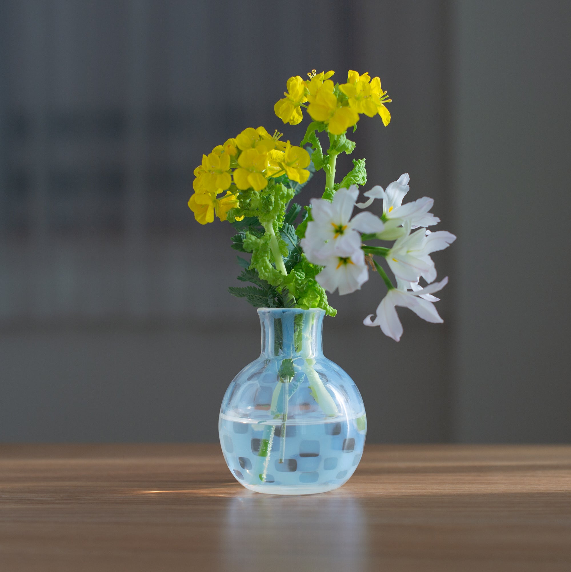 Hirota Taisho Roman Checkered Pattern Edo Glass Single Flower Vase - MUSUBI KILN - Quality Japanese Tableware and Gift