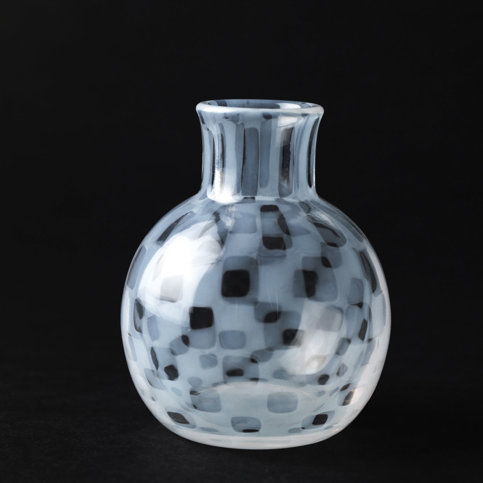 Hirota Taisho Roman Checkered Pattern Edo Glass Single Flower Vase - MUSUBI KILN - Quality Japanese Tableware and Gift