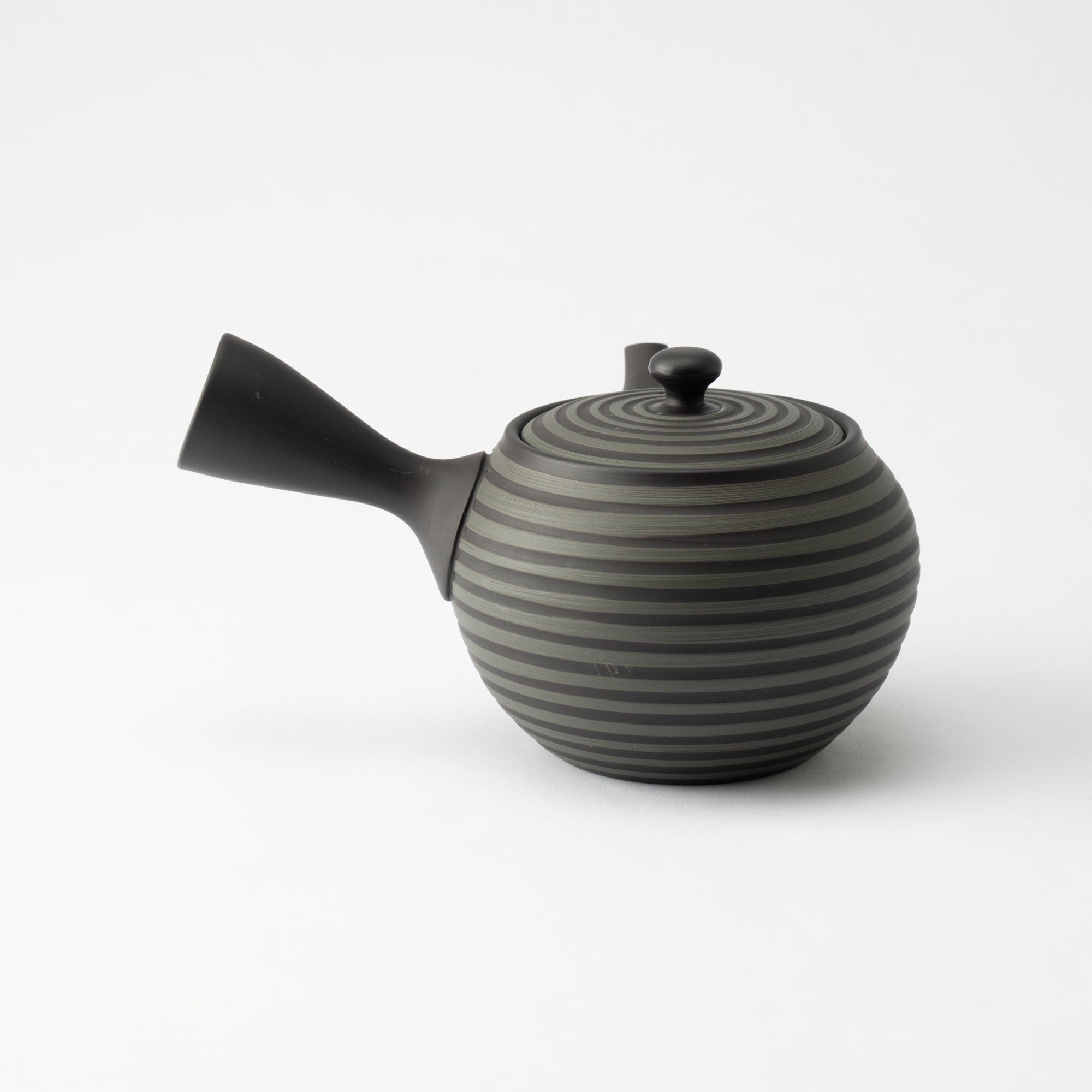 Horyu Black Tokoname Japanese Teapot 12.2oz(360ml) - Sawayaka - MUSUBI KILN - Quality Japanese Tableware and Gift