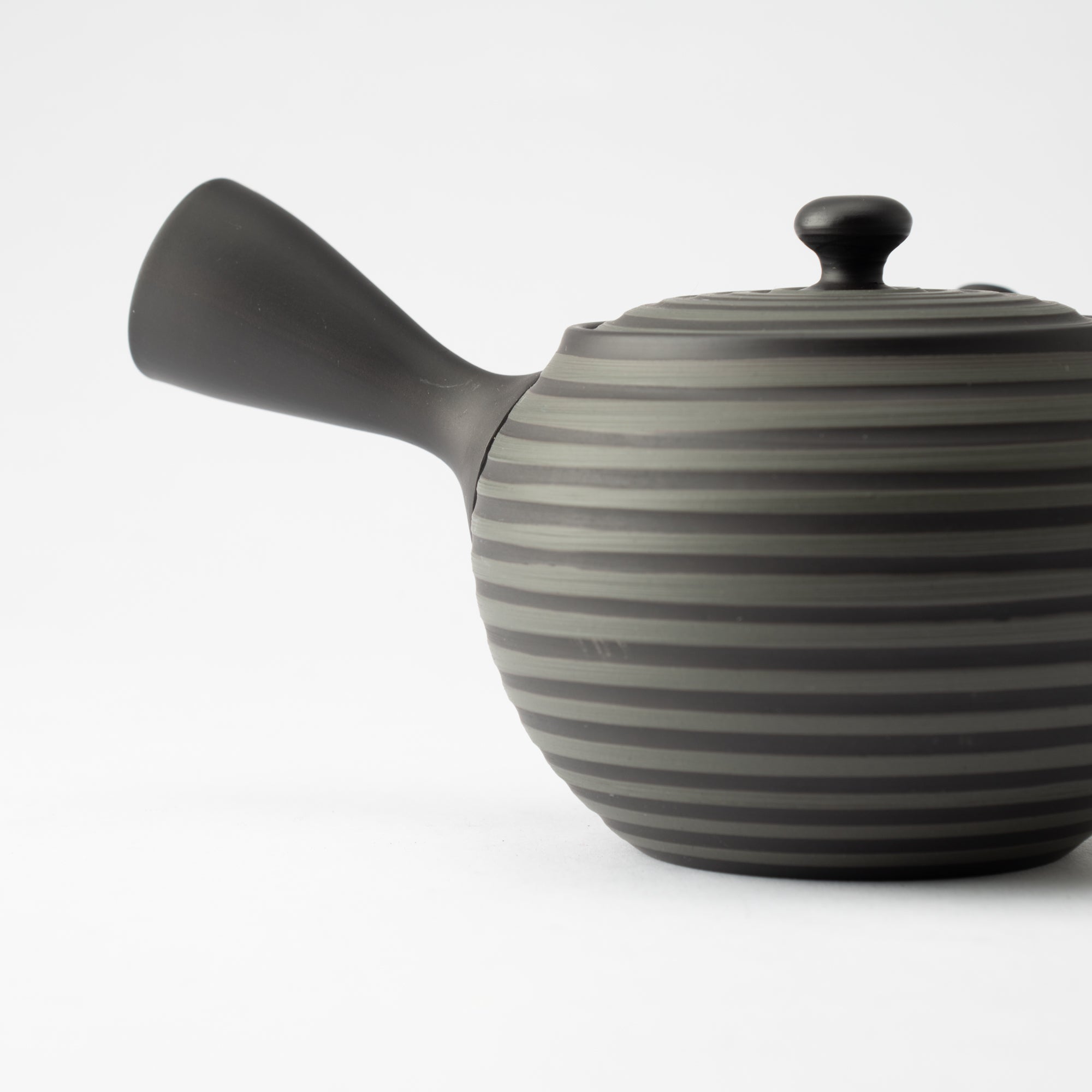 Horyu Black Tokoname Japanese Teapot 12.2oz(360ml) - Sawayaka - MUSUBI KILN - Quality Japanese Tableware and Gift